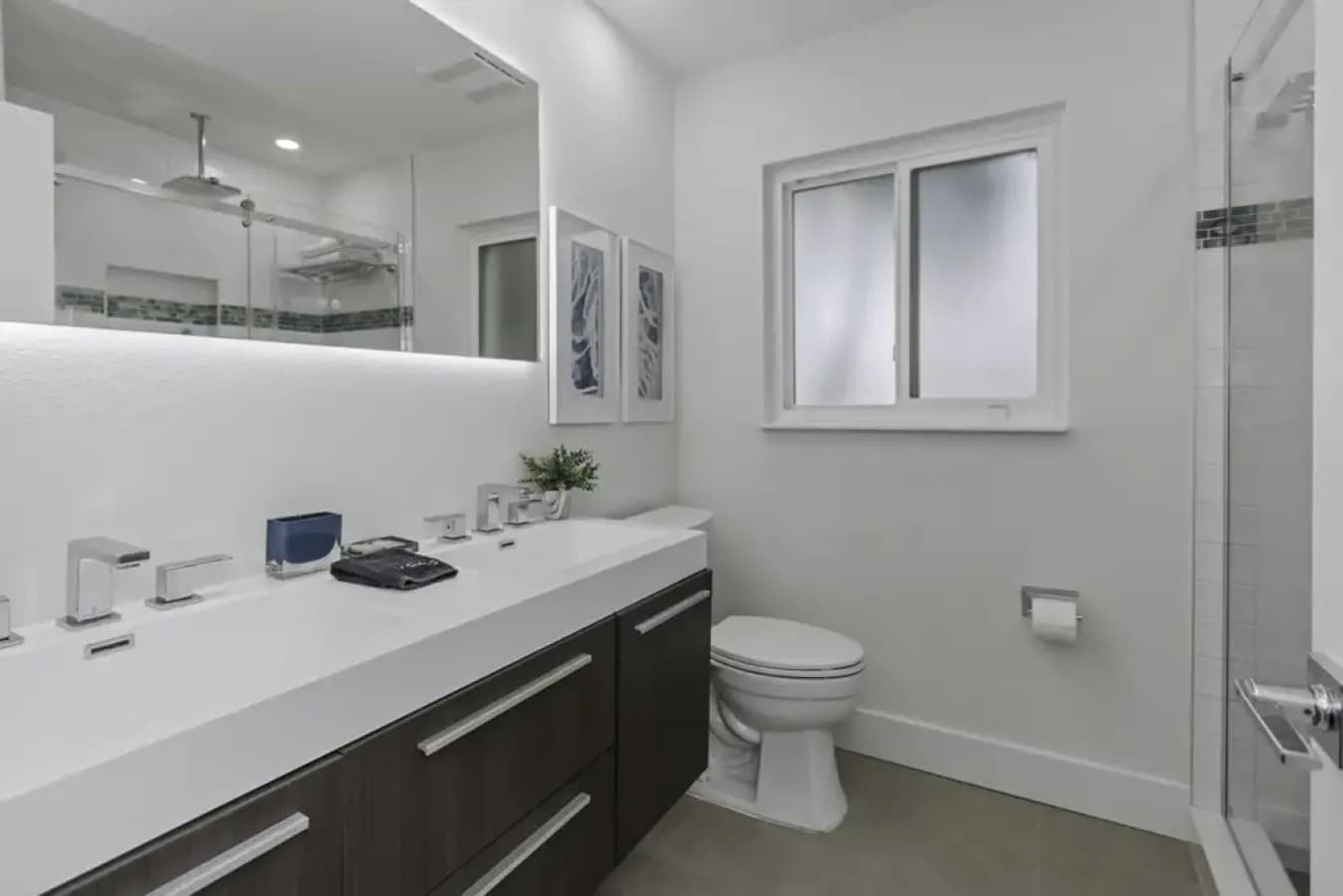 27 VA-DS-bathroom.jpeg