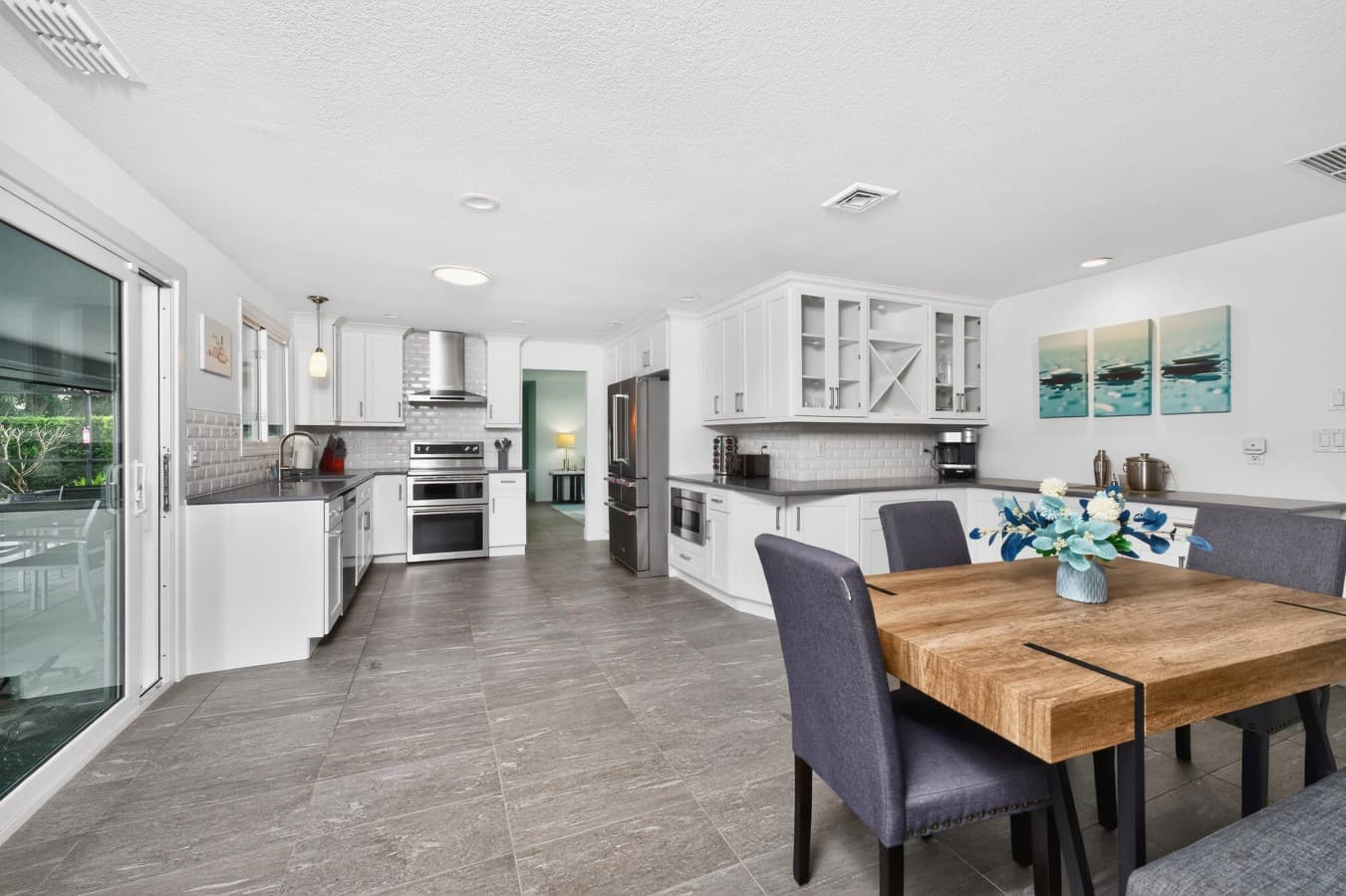 10 270 Delido Court-9.jpg