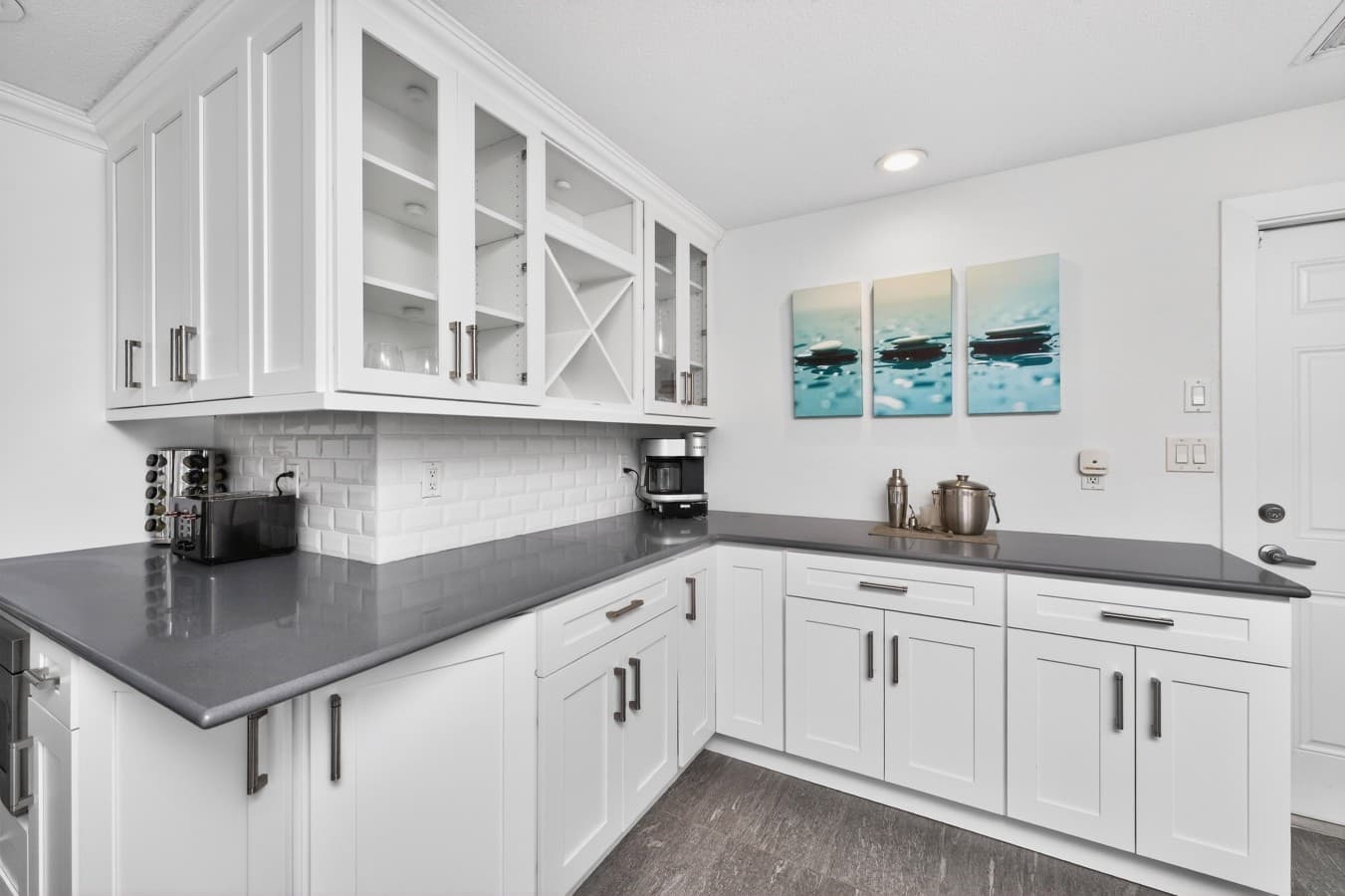 12 270 Delido Court-7.jpg