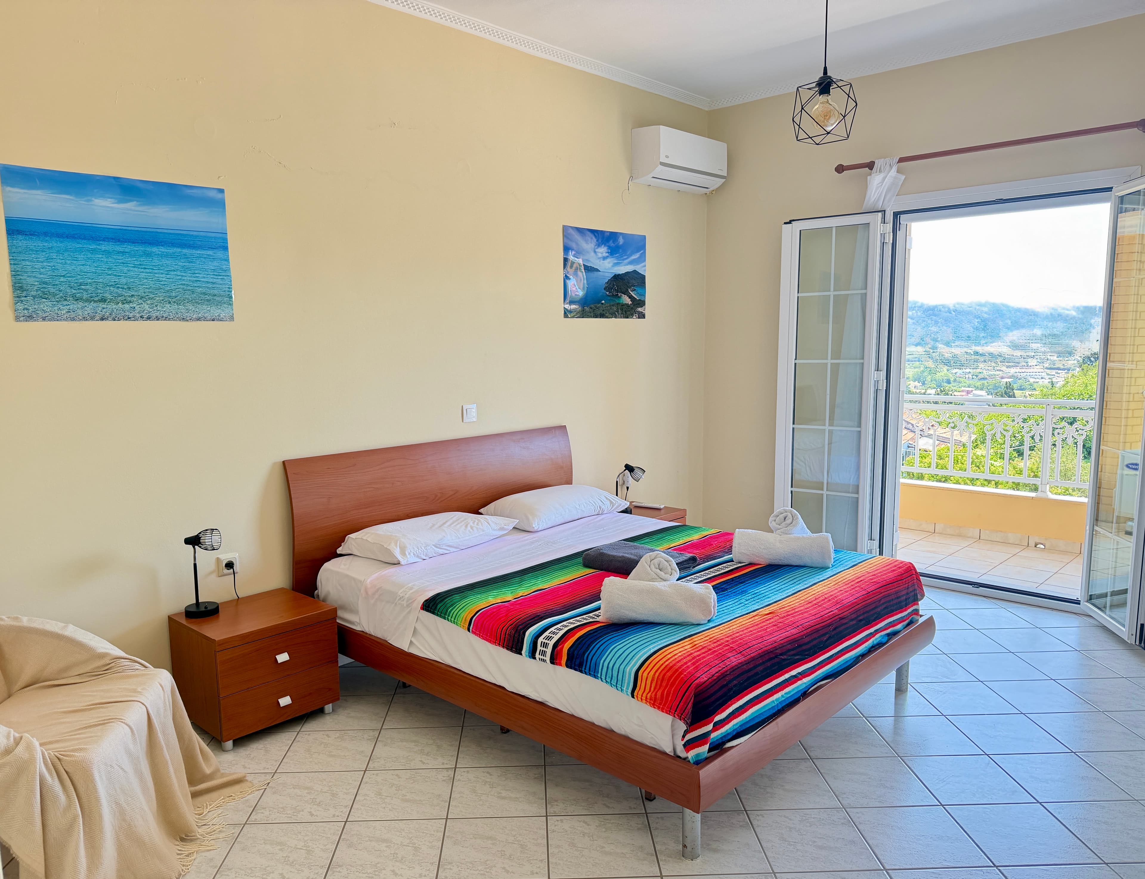 Upstairs room with balcony and seaview