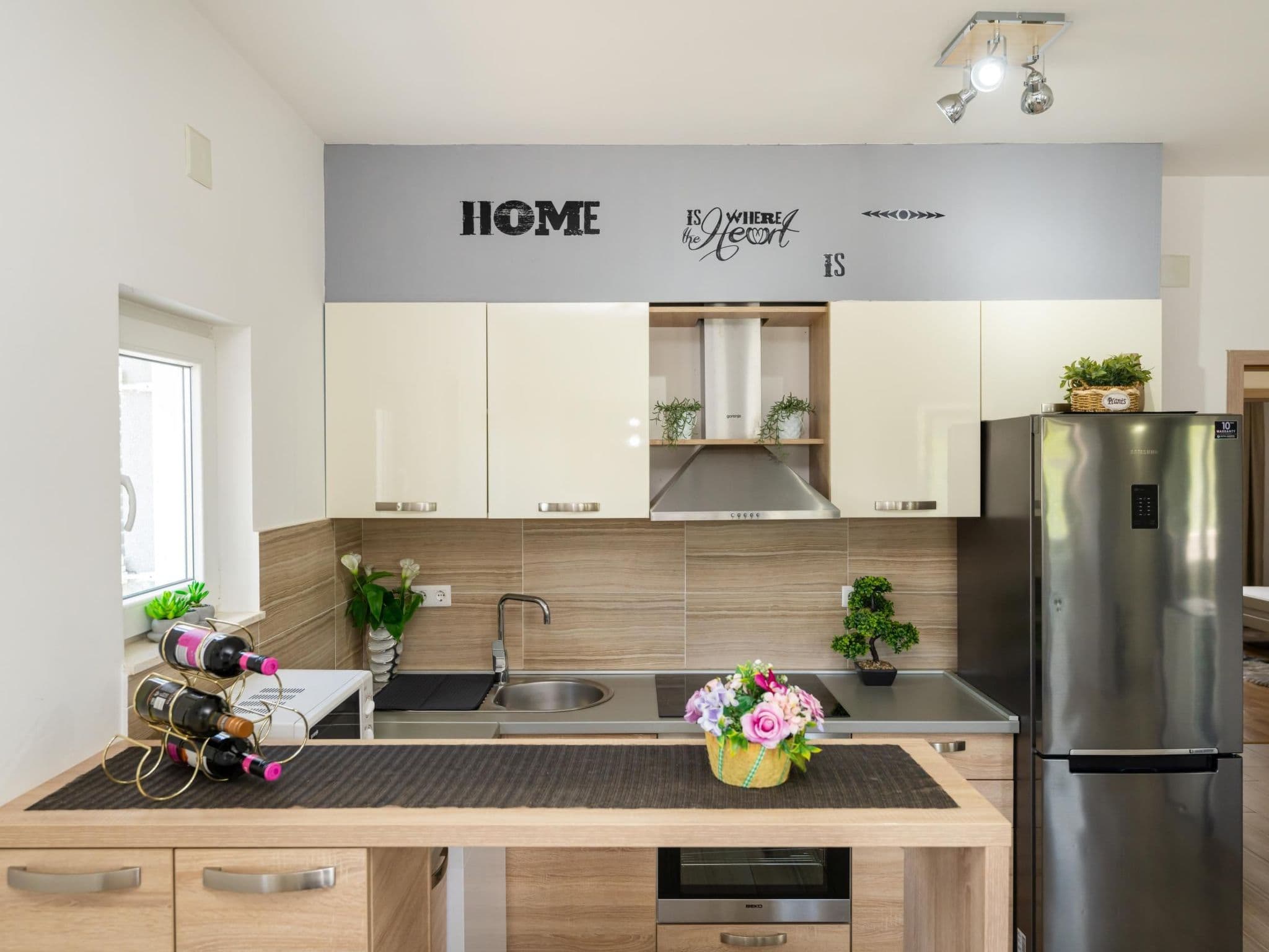 Kitchen / Dining Room