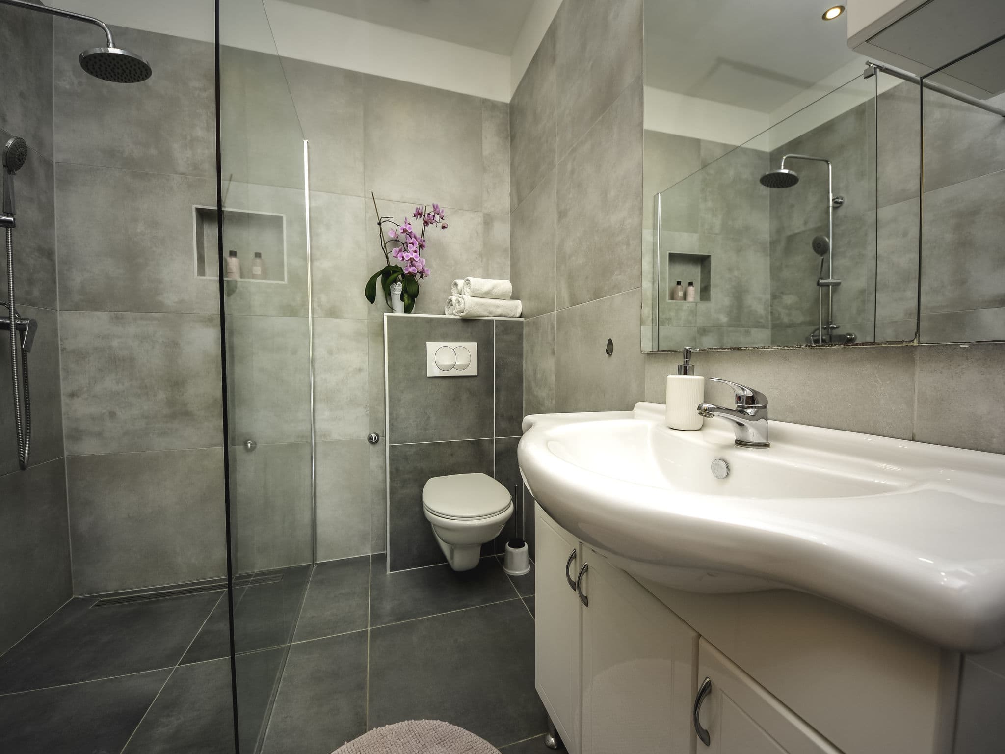 Bathroom / Wellness
