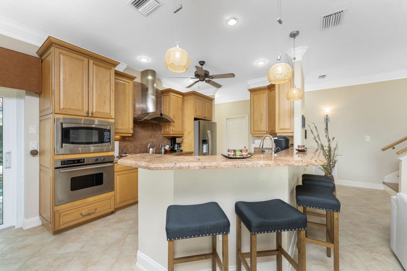 14 VH-Breakfast-Bar.jpg
