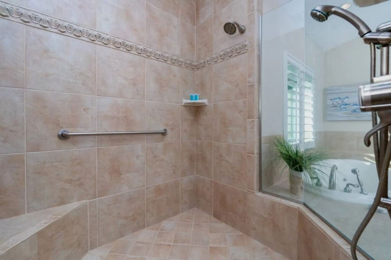 19 VH-Master-Bath-Shower.jpg