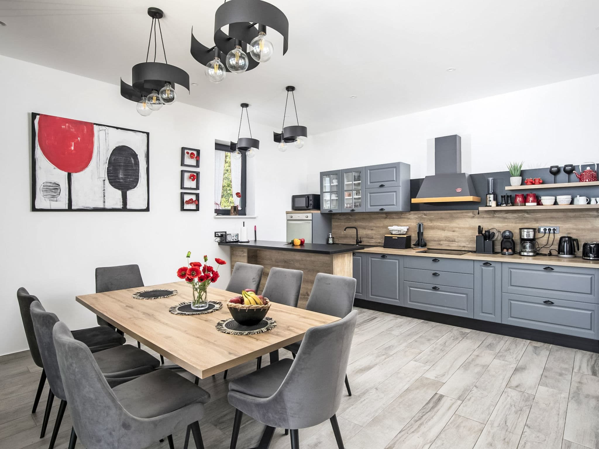 Kitchen / Dining Room