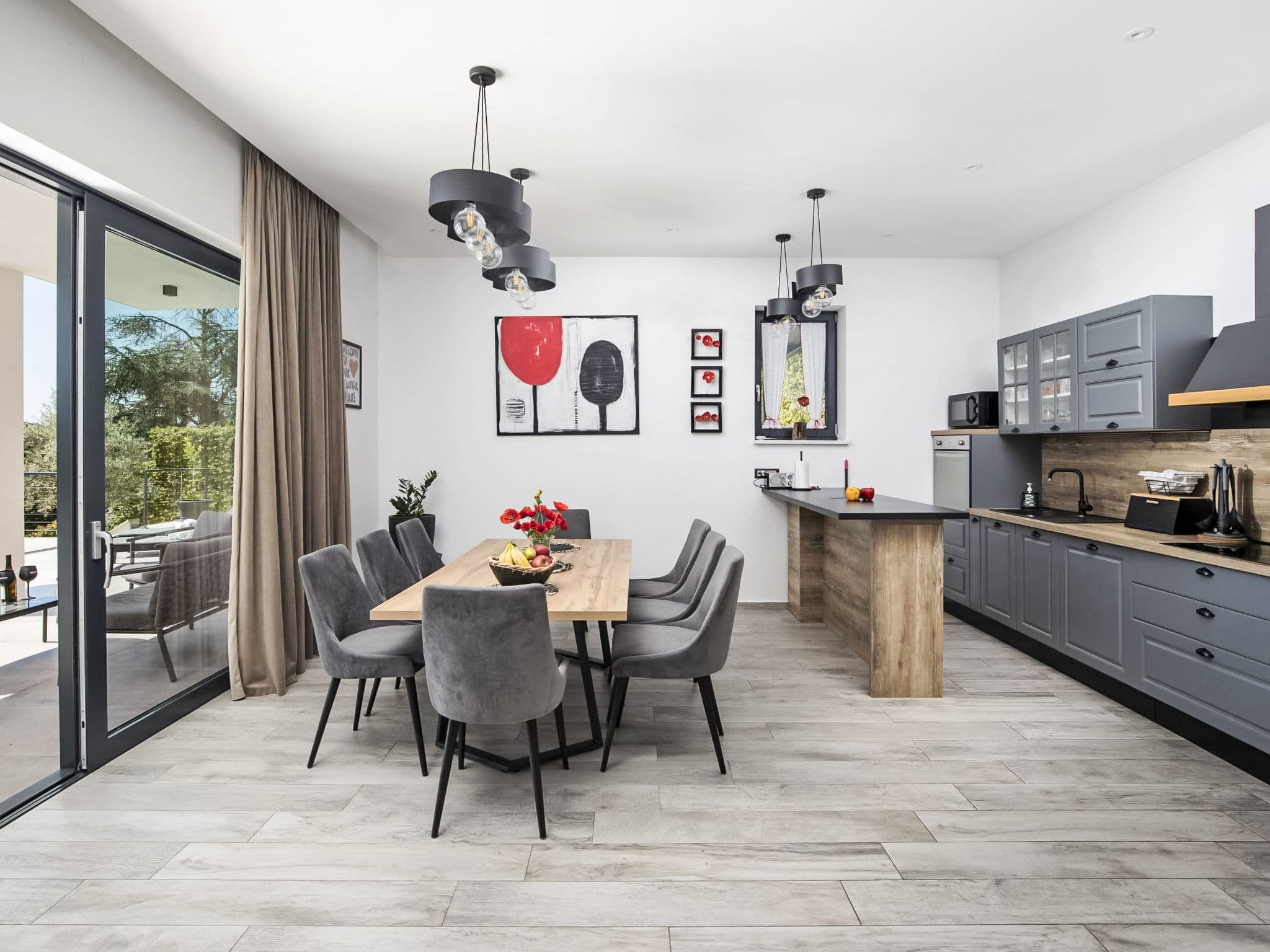 Kitchen / Dining Room