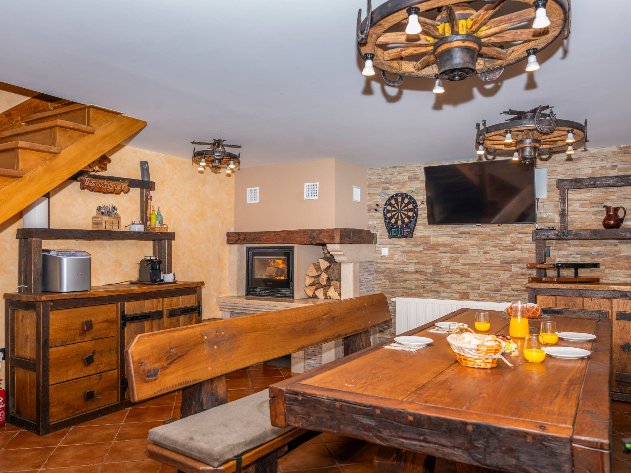 Kitchen / Dining Room