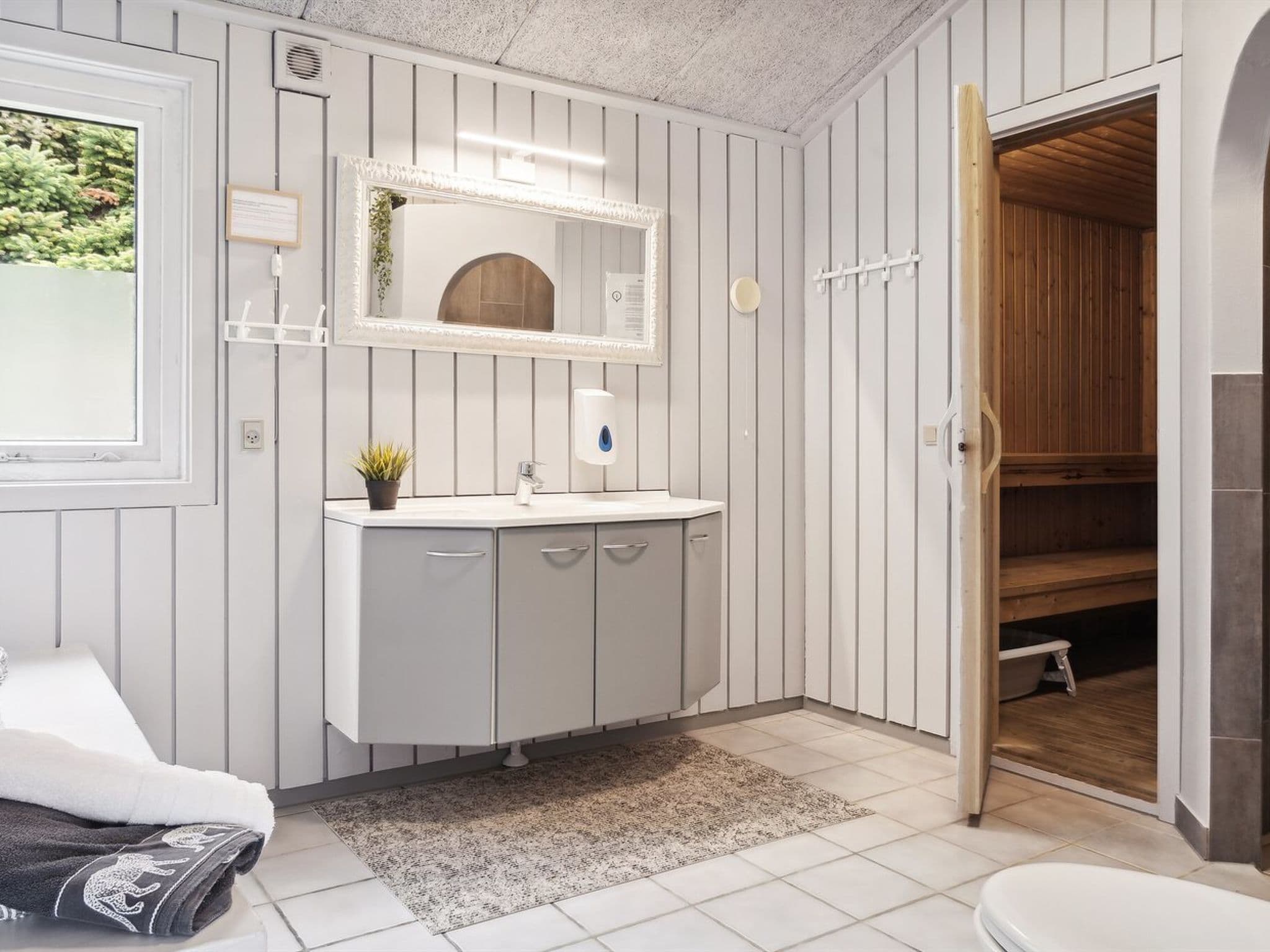 Bathroom / Wellness