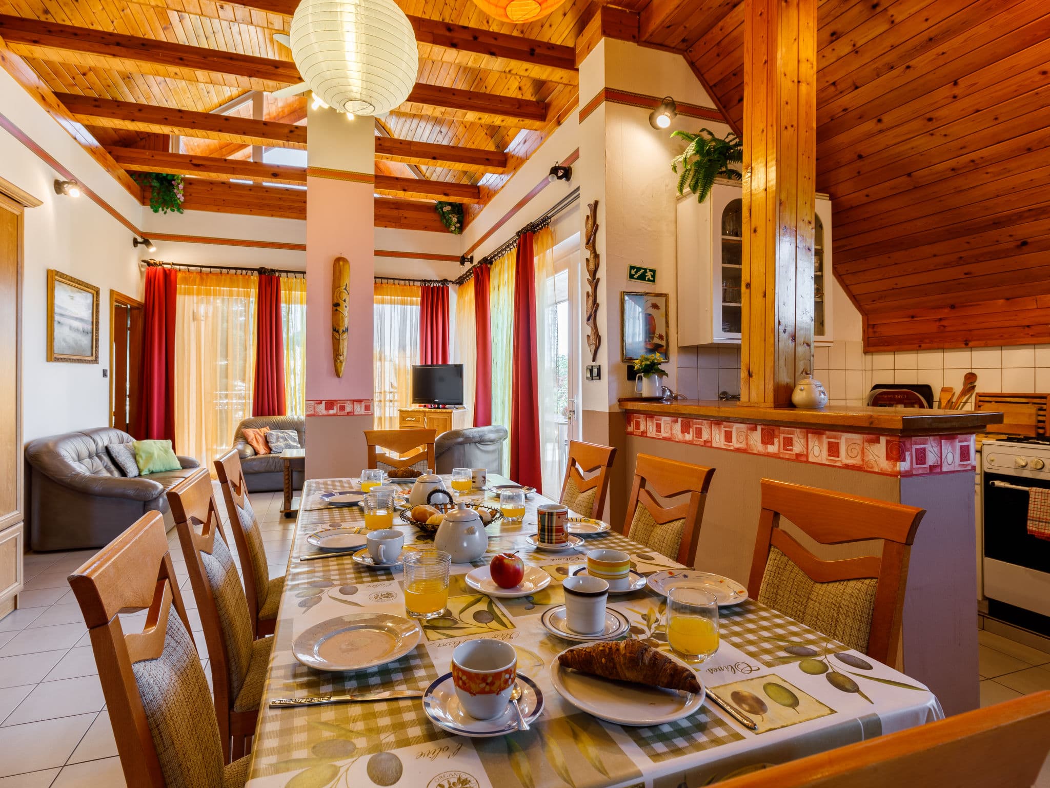 Kitchen / Dining Room