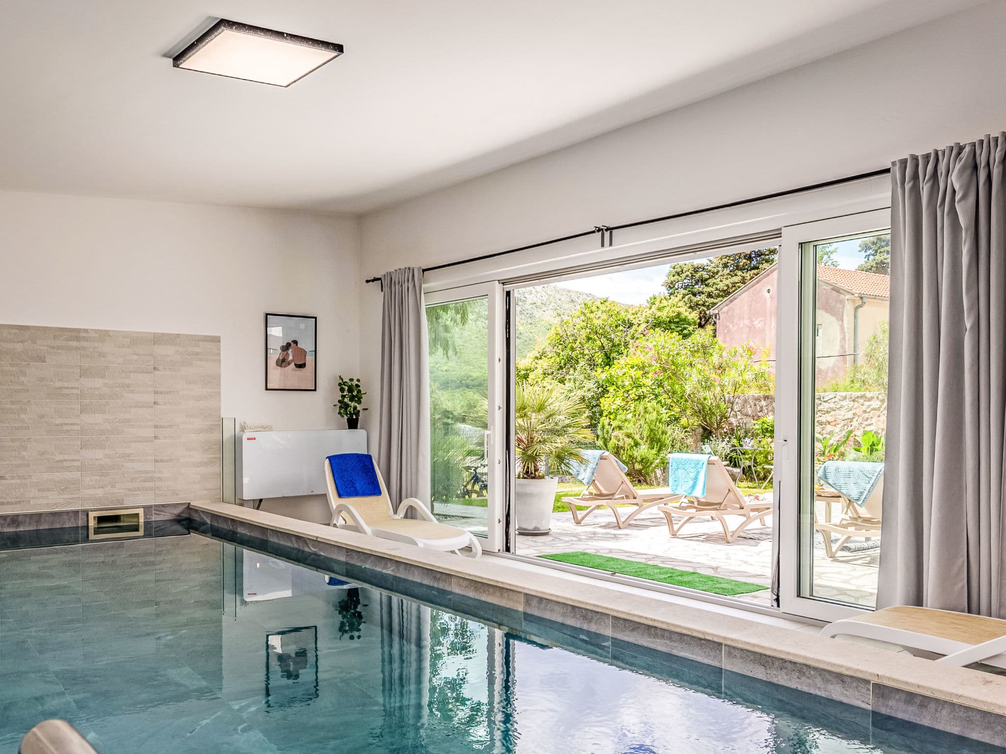 Pool Indoor