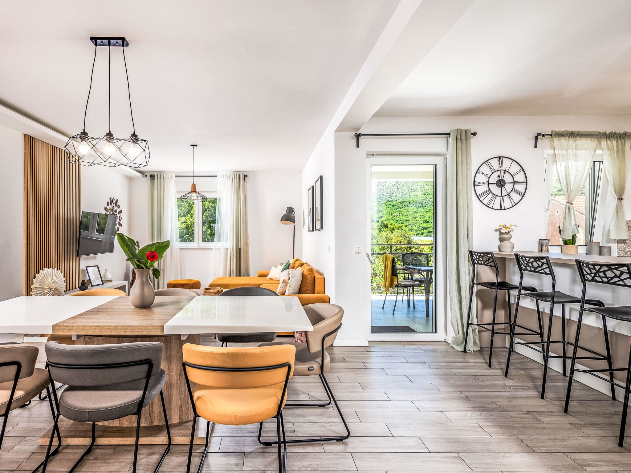 Kitchen / Dining Room