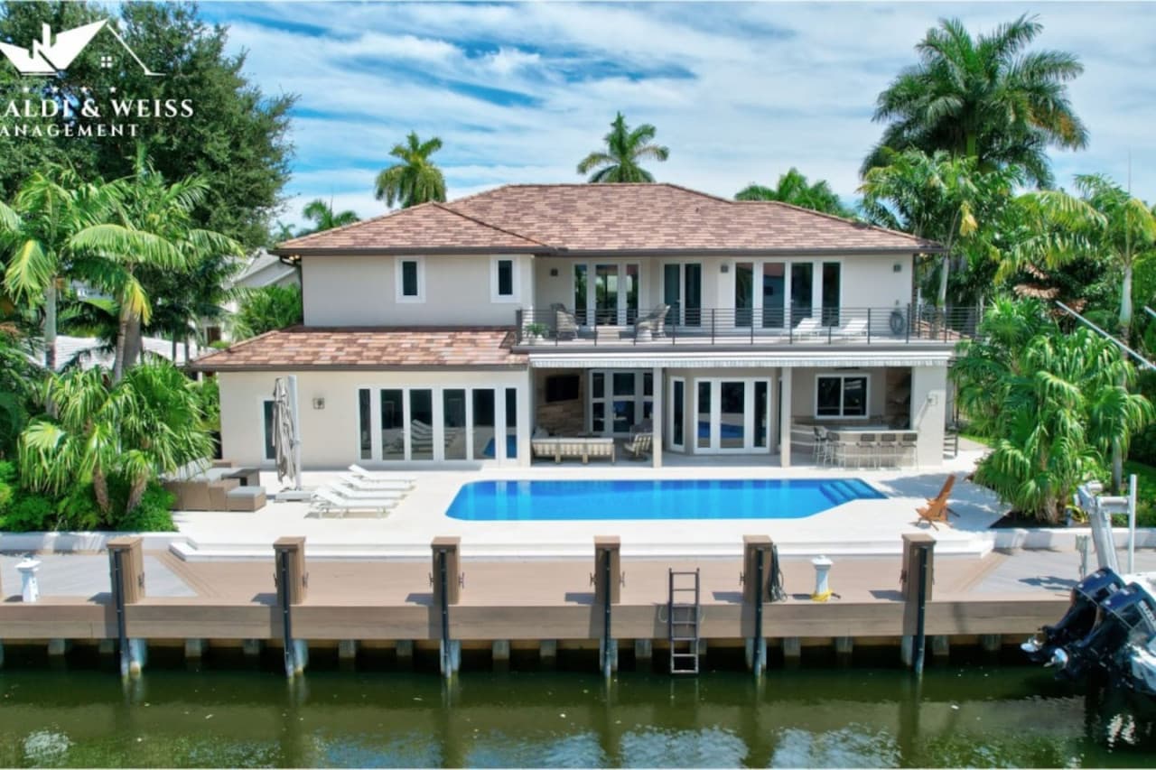 Elegant Waterfront Estate 6BR/6.5BA