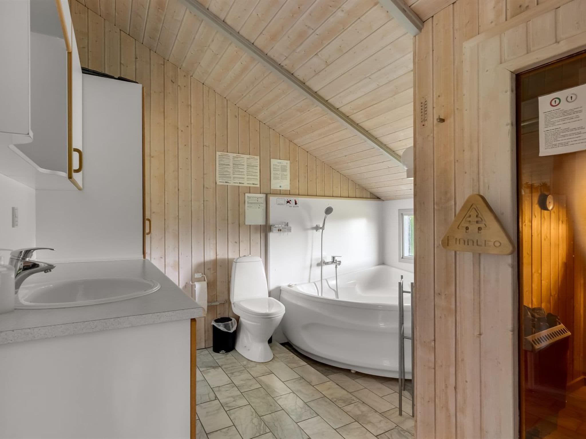 Bathroom / Wellness