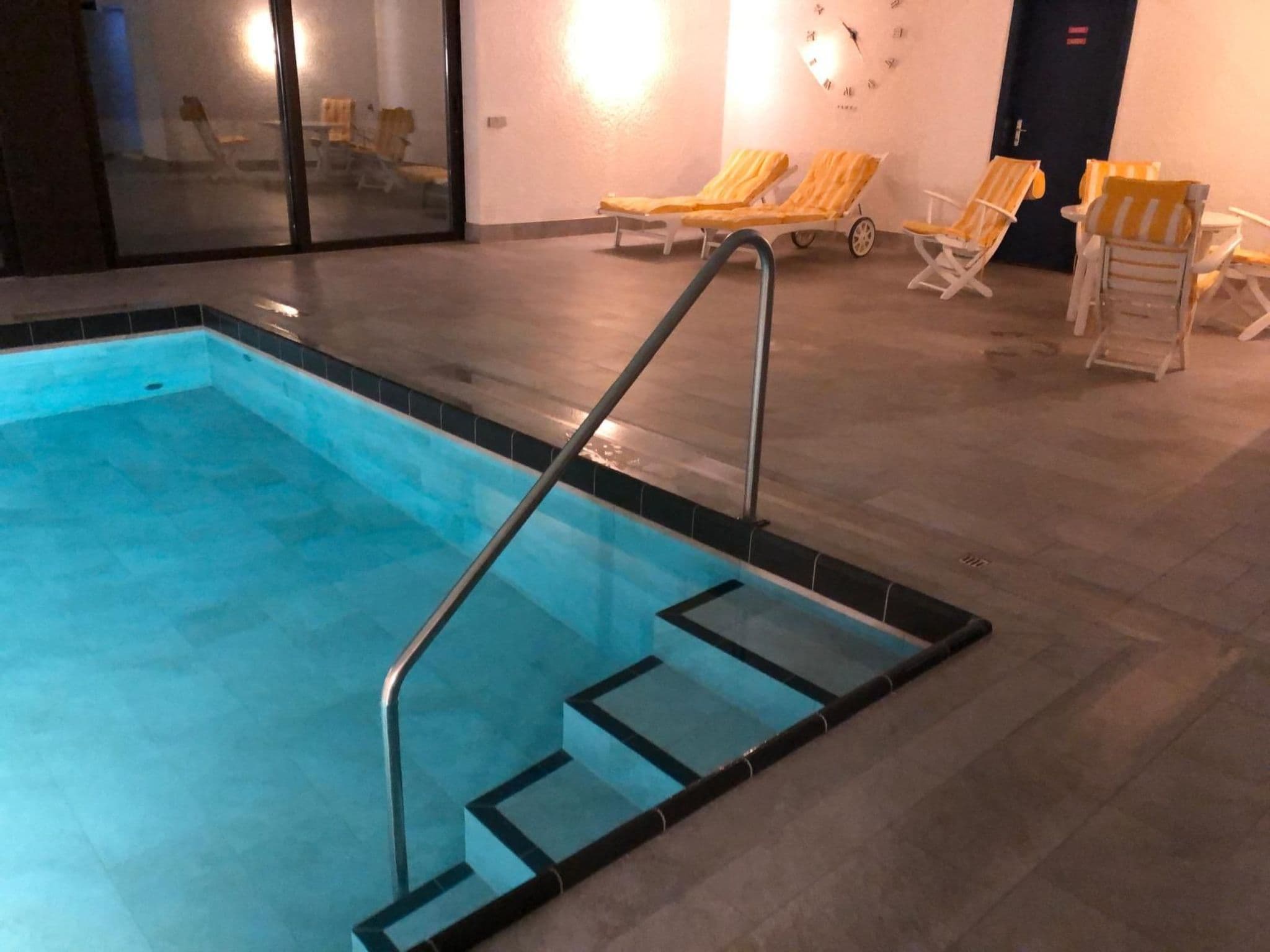 Pool Indoor