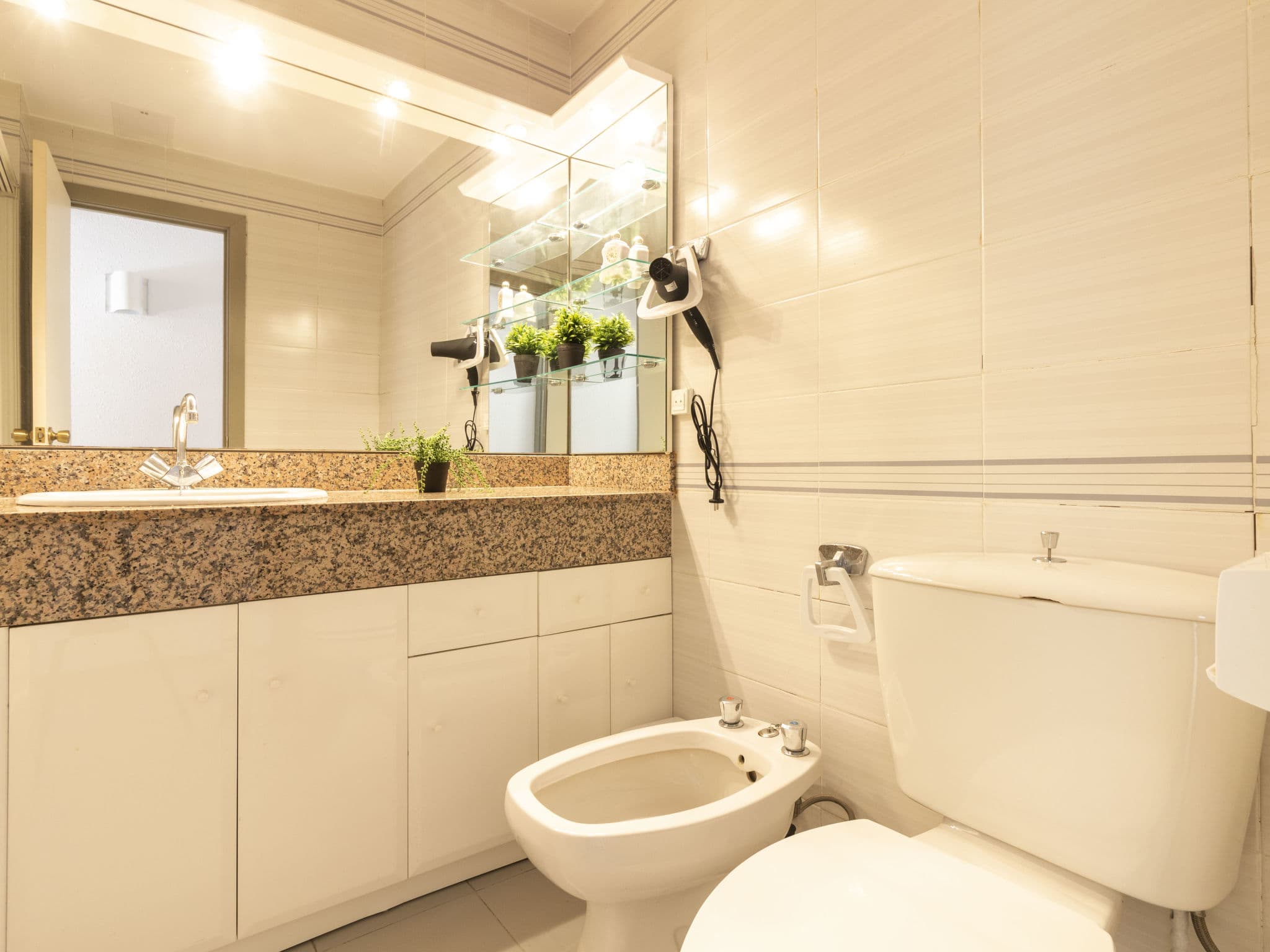 Bathroom / Wellness