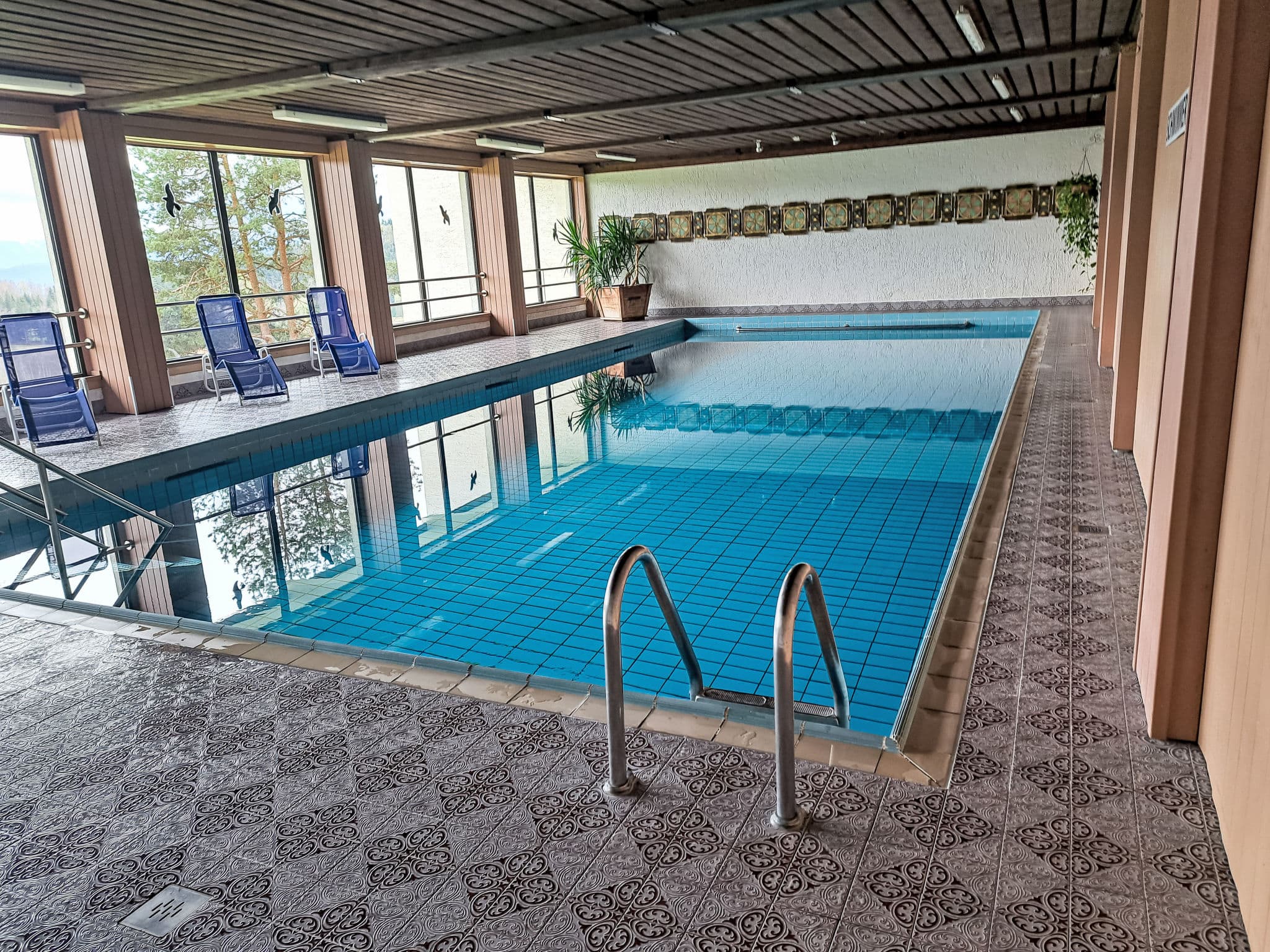 Pool Indoor