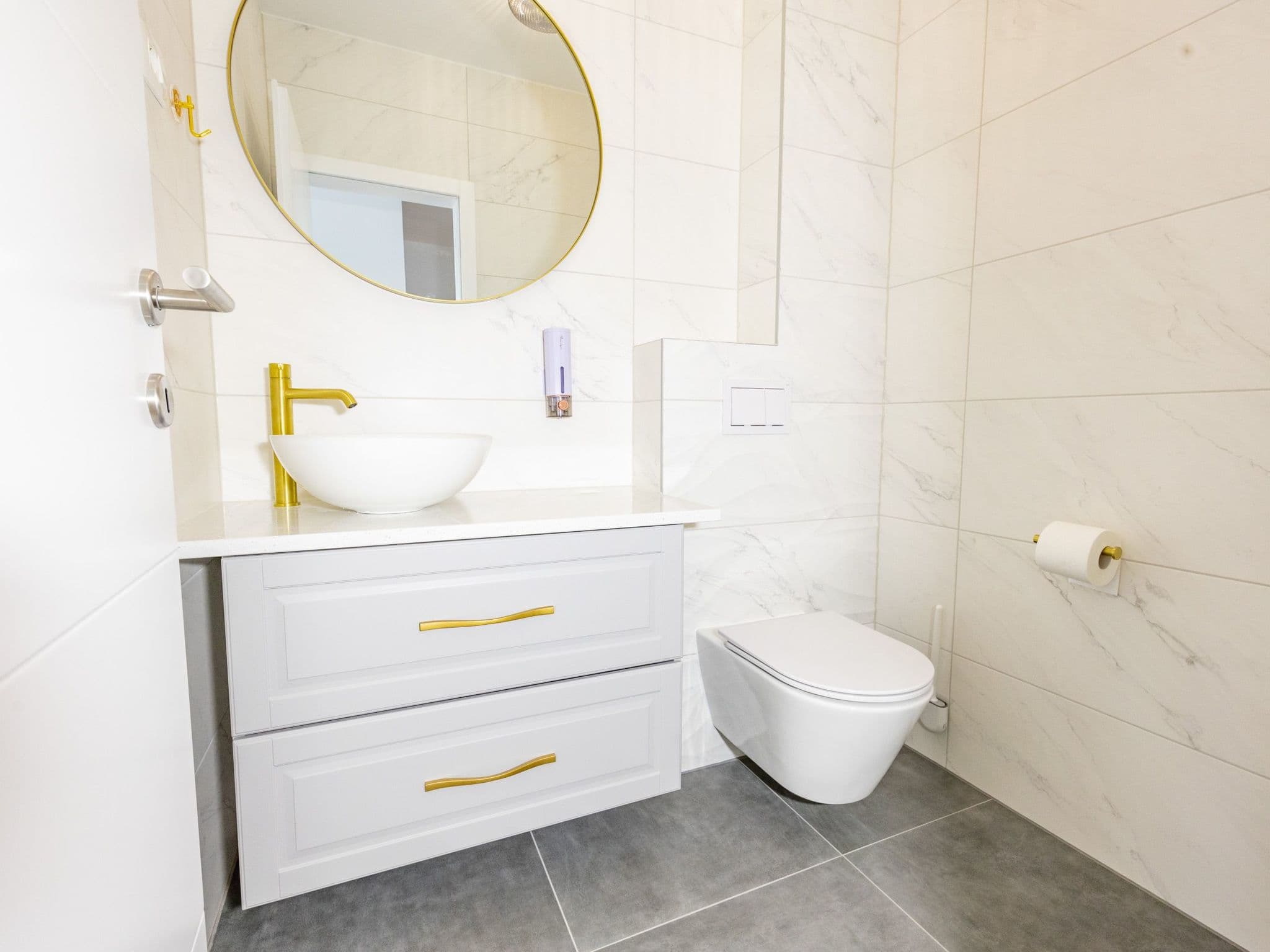 Bathroom / Wellness