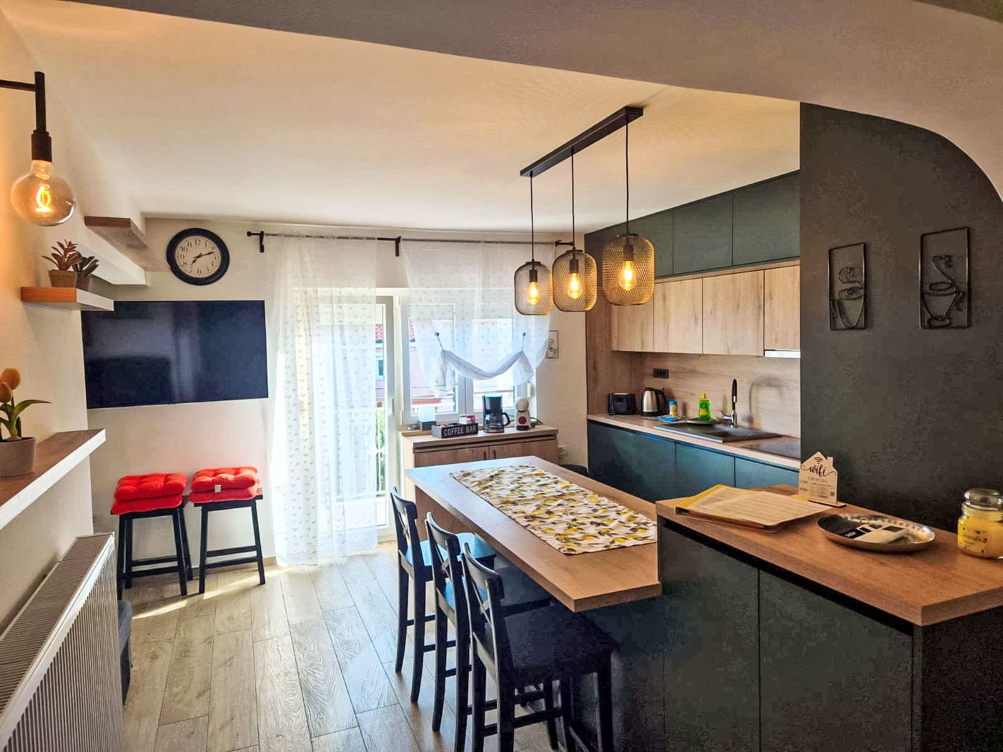 Kitchen / Dining Room