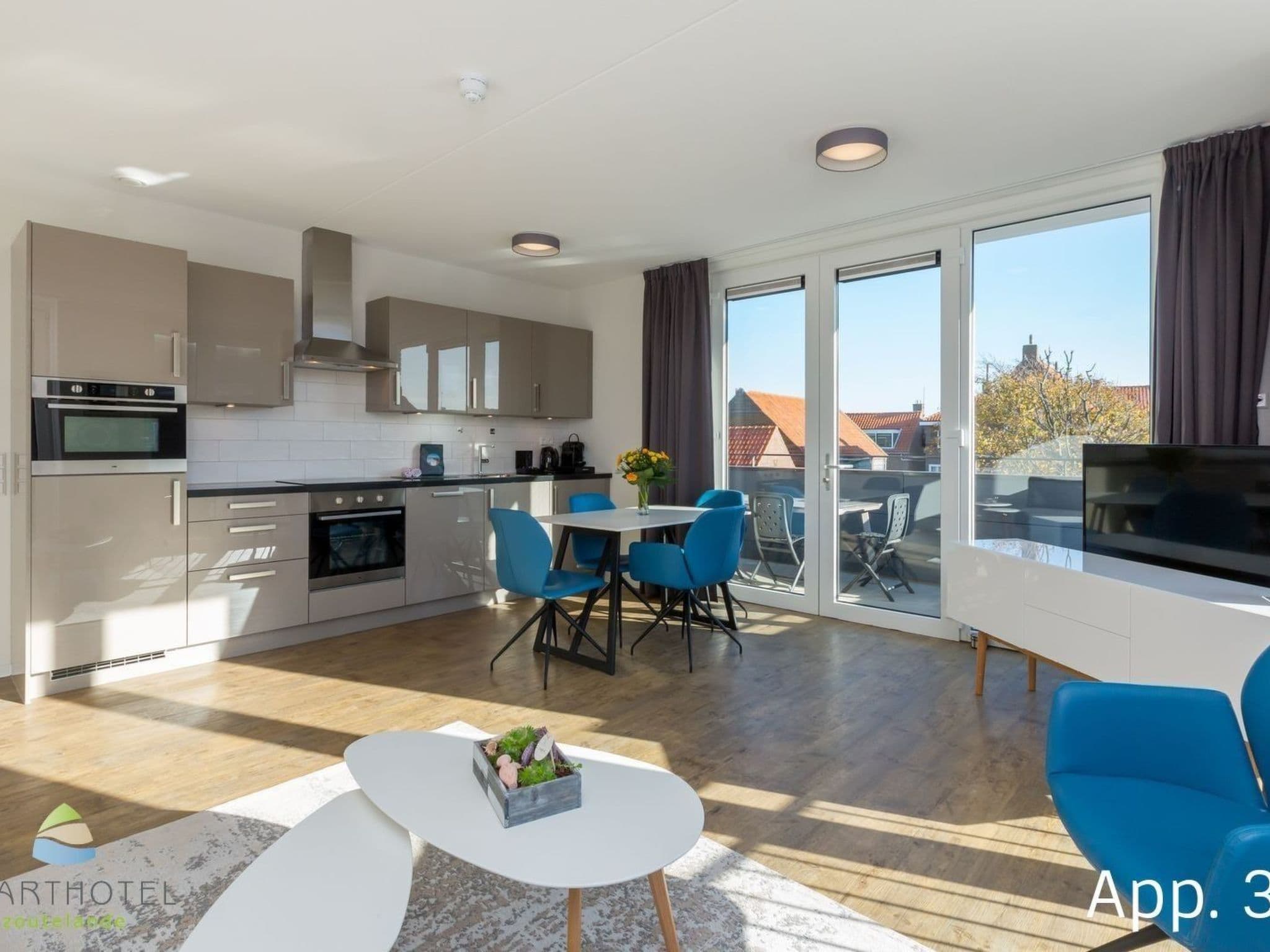 Kitchen / Dining Room