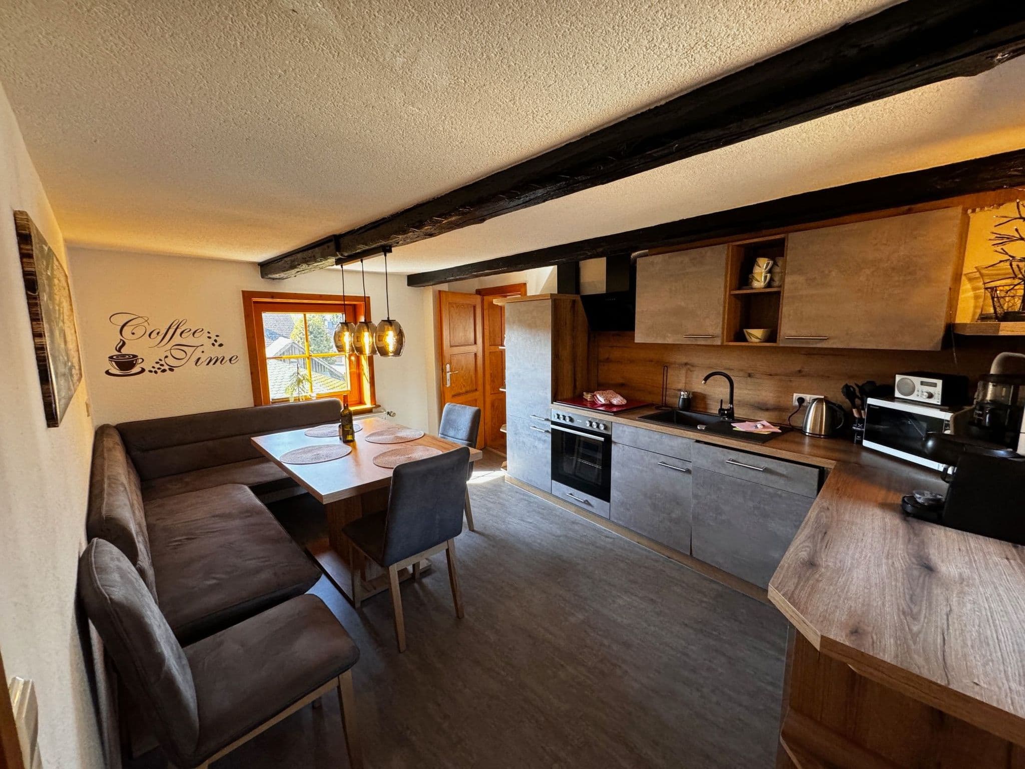 Kitchen / Dining Room