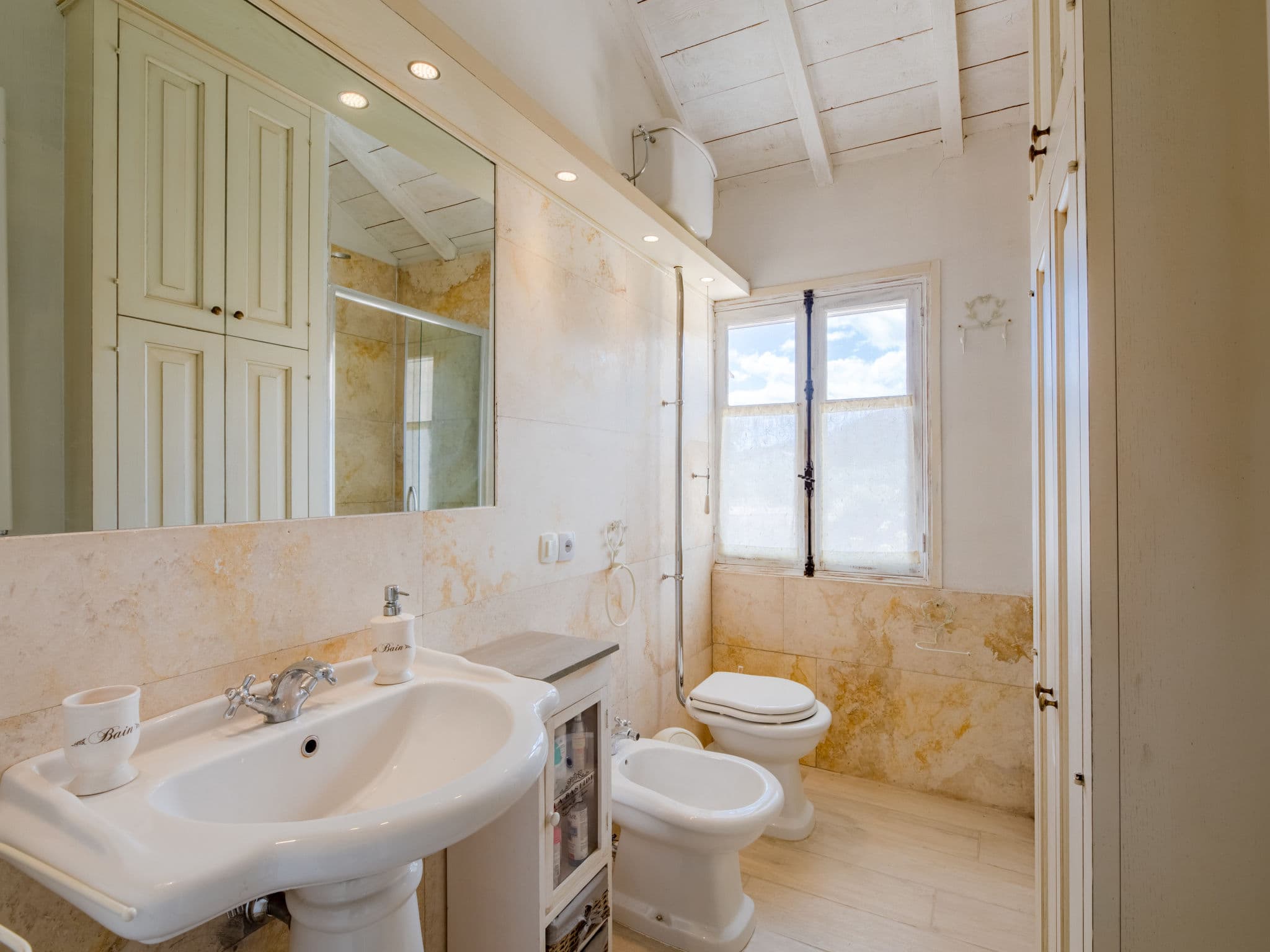 Bathroom / Wellness