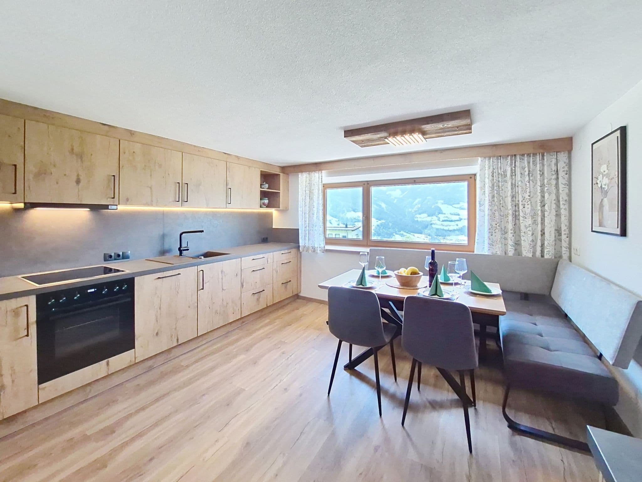 Kitchen / Dining Room