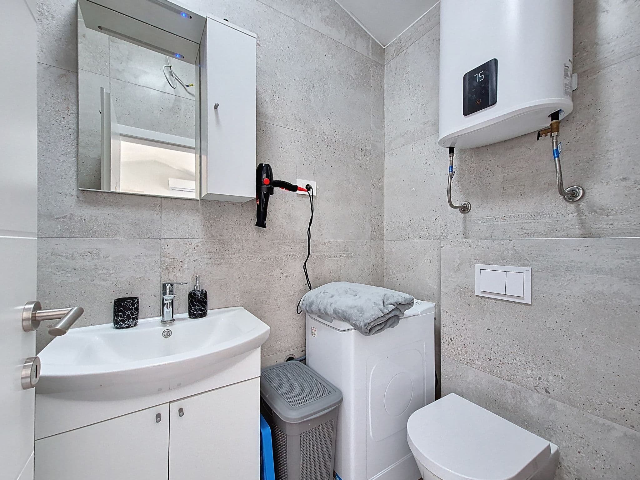 Bathroom / Wellness