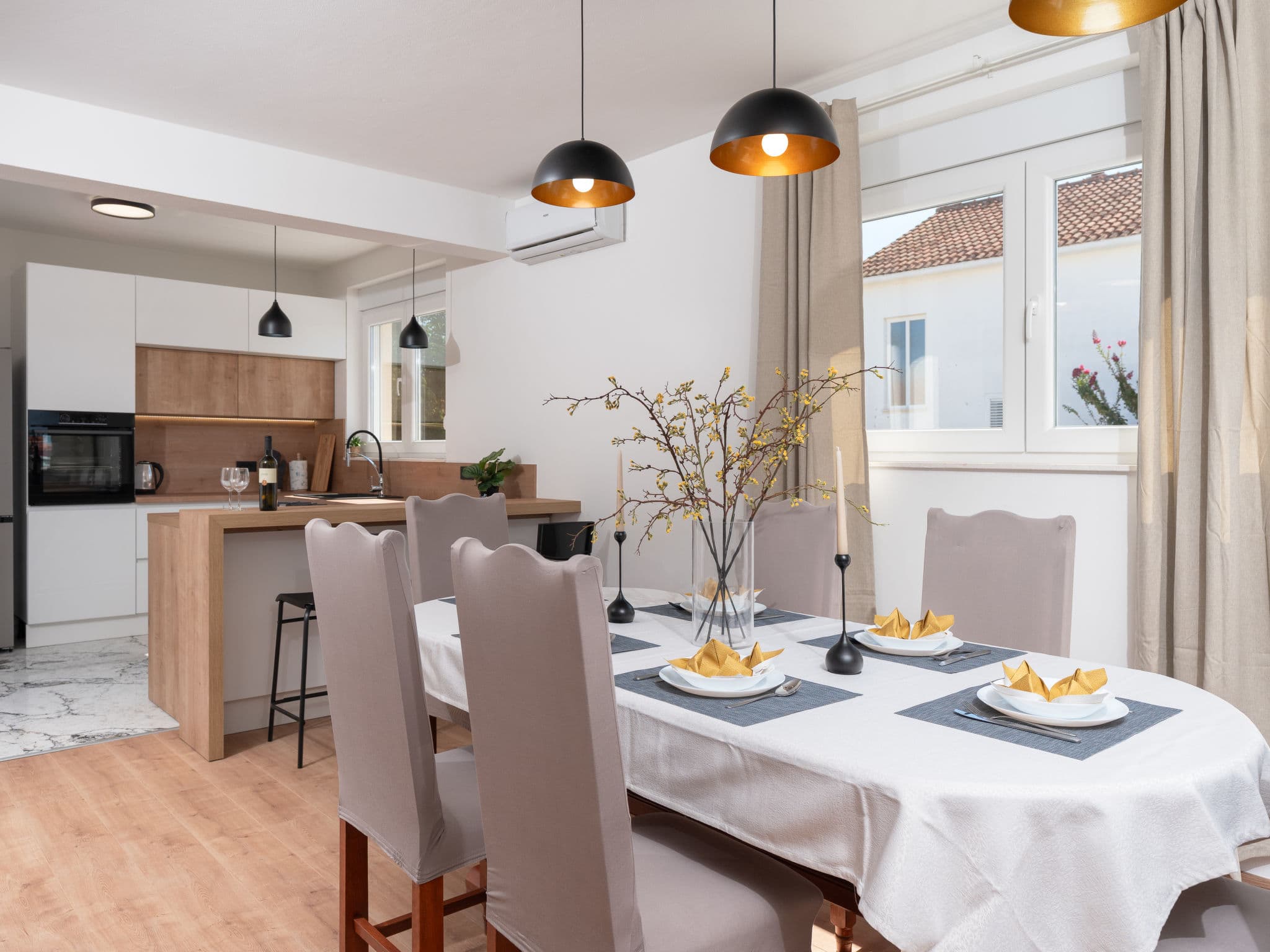 Kitchen / Dining Room