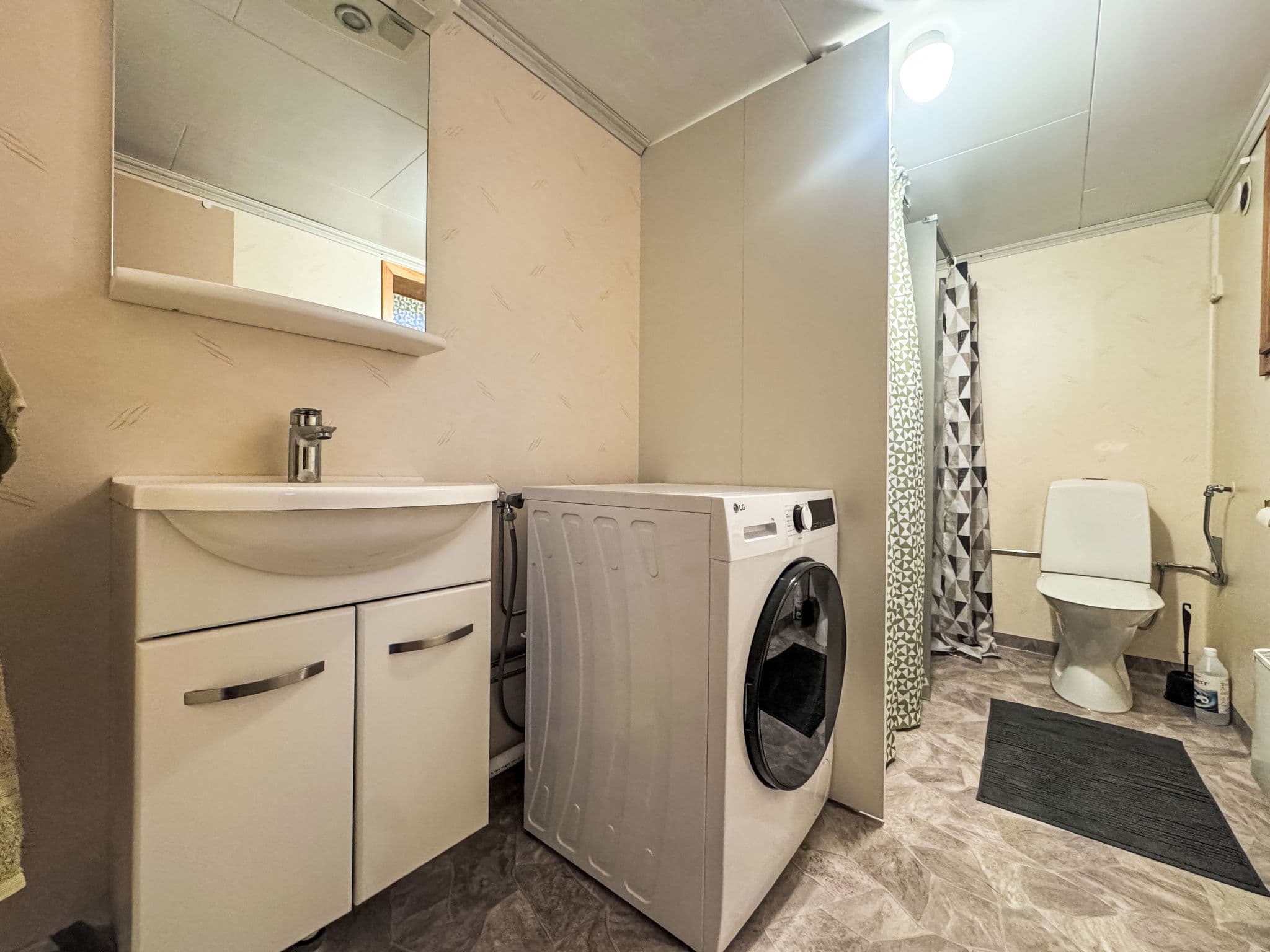 Bathroom / Wellness