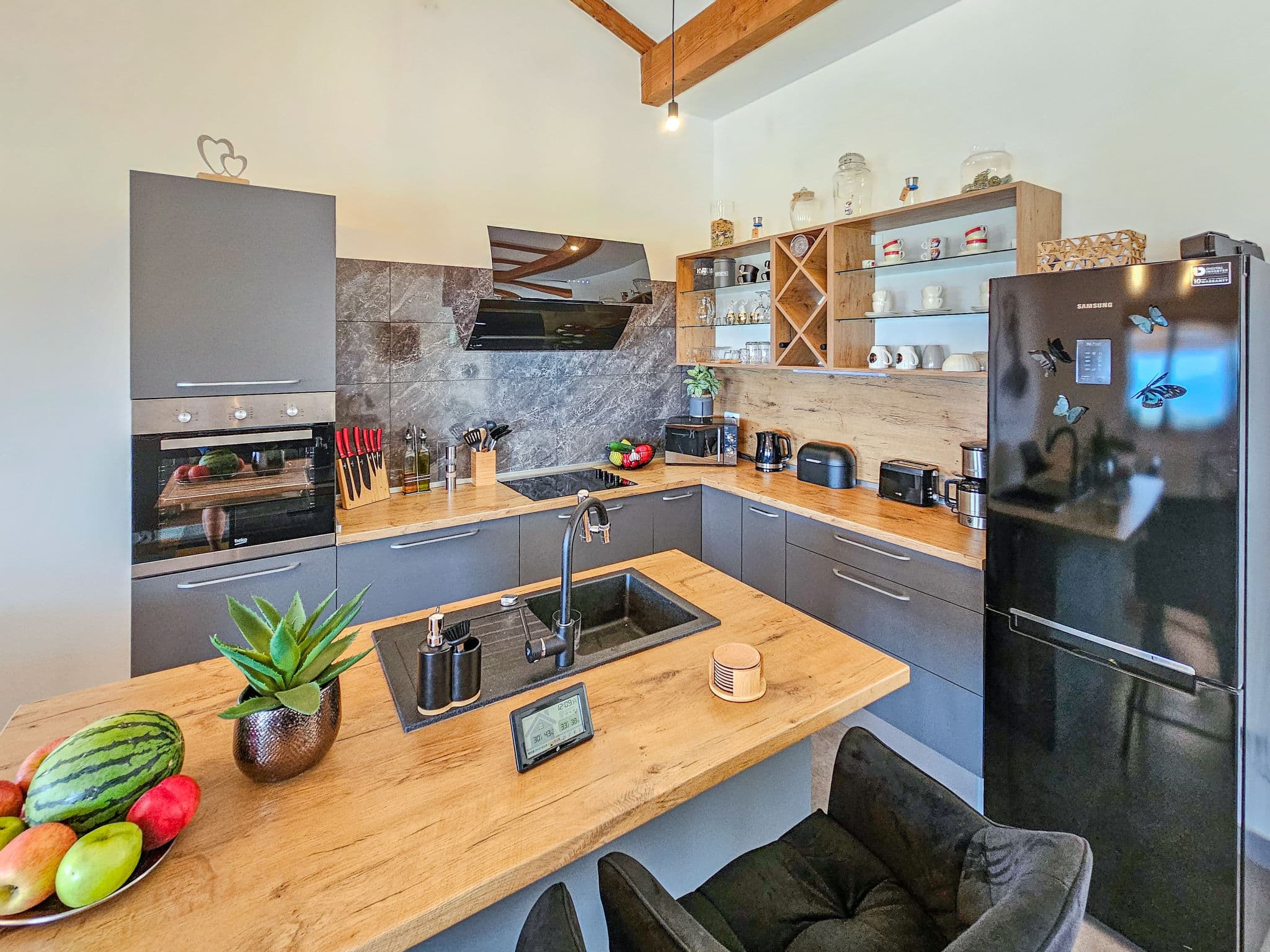 Kitchen / Dining Room
