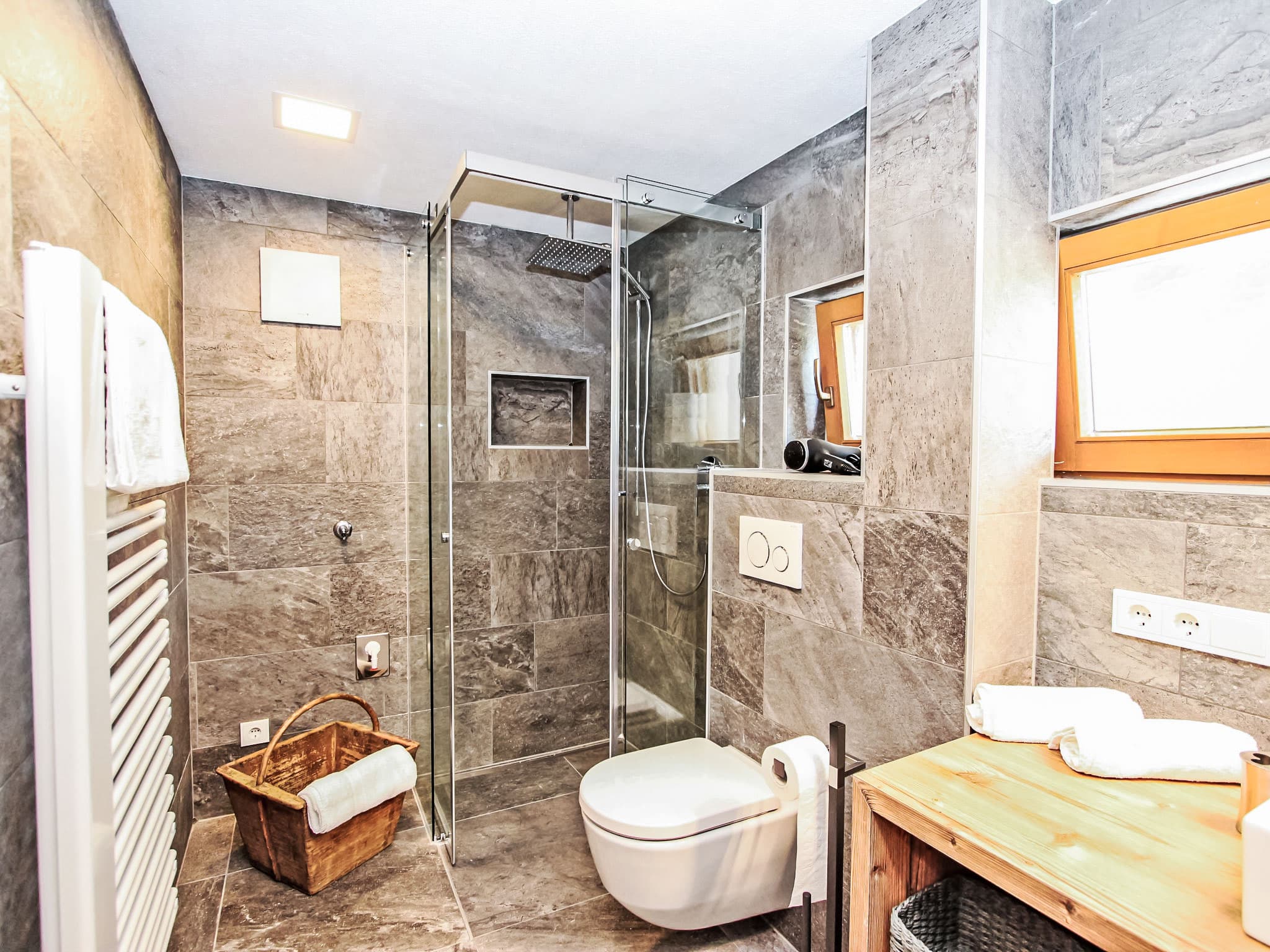 Bathroom / Wellness