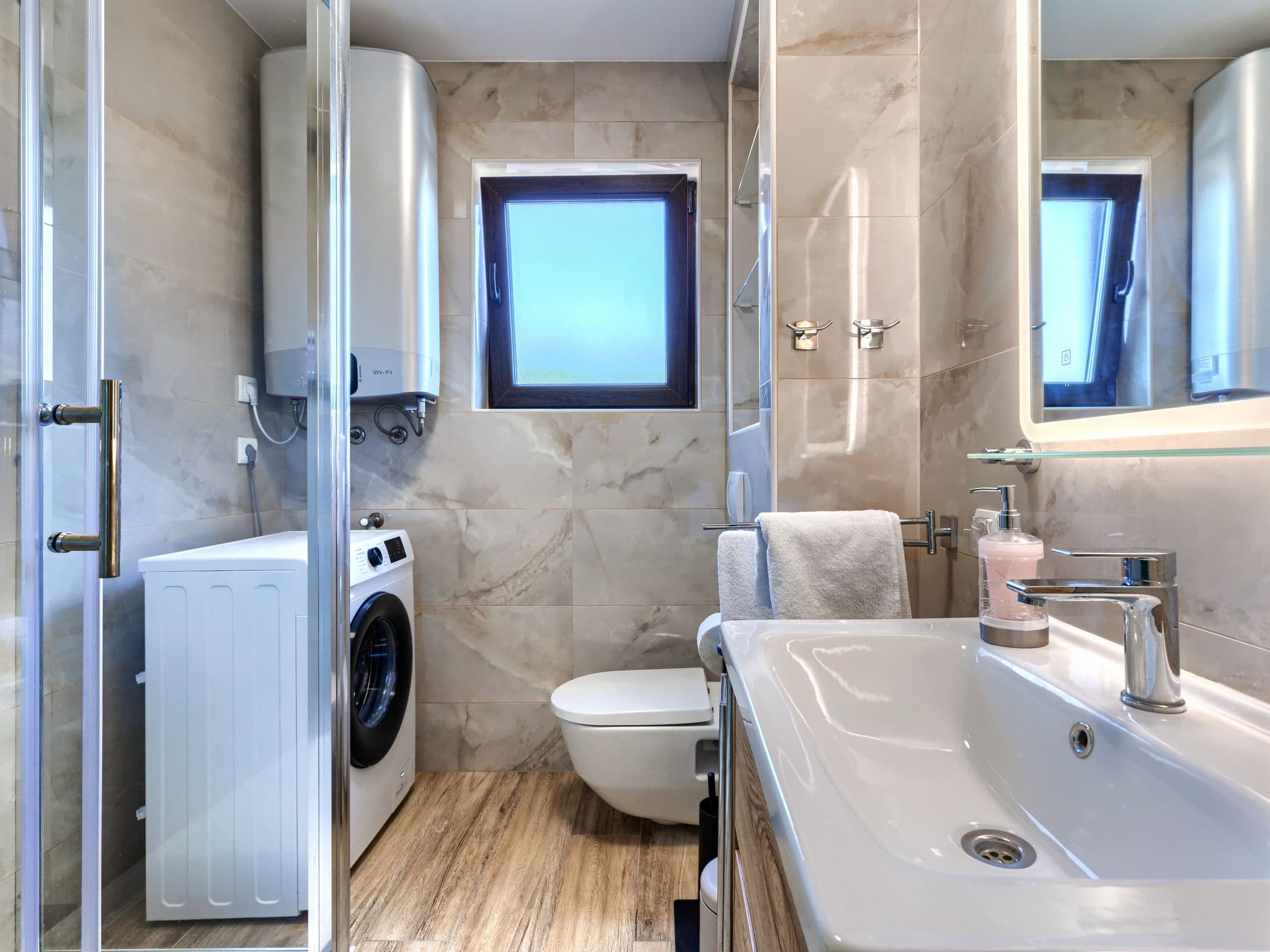 Bathroom / Wellness