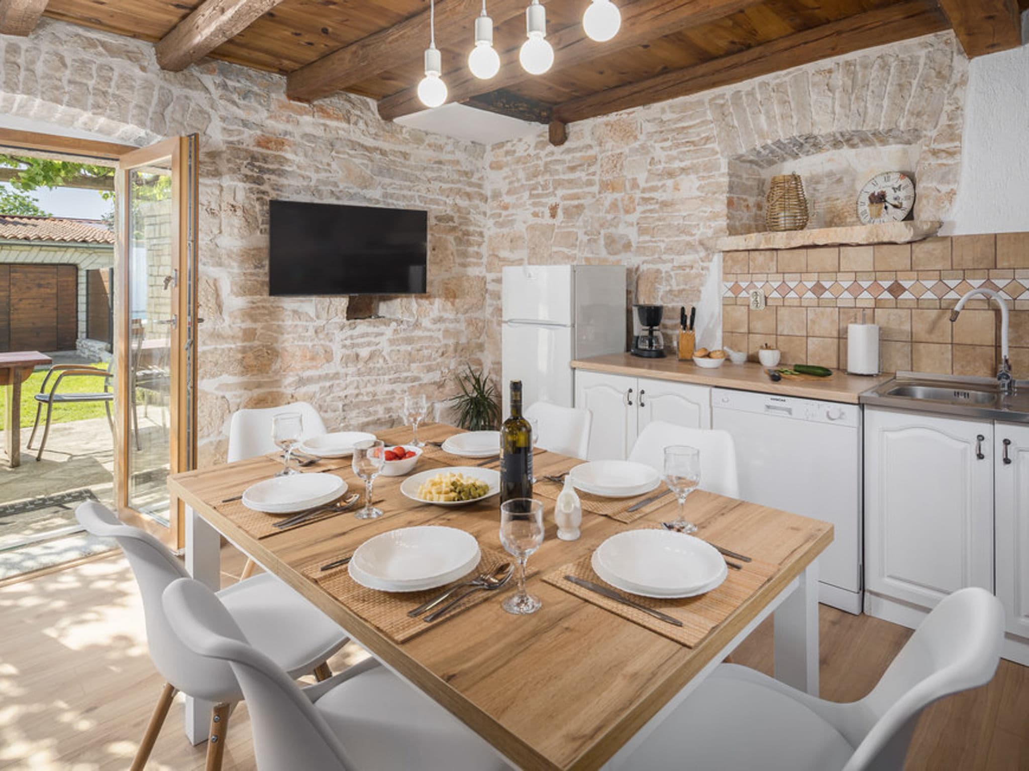Kitchen / Dining Room