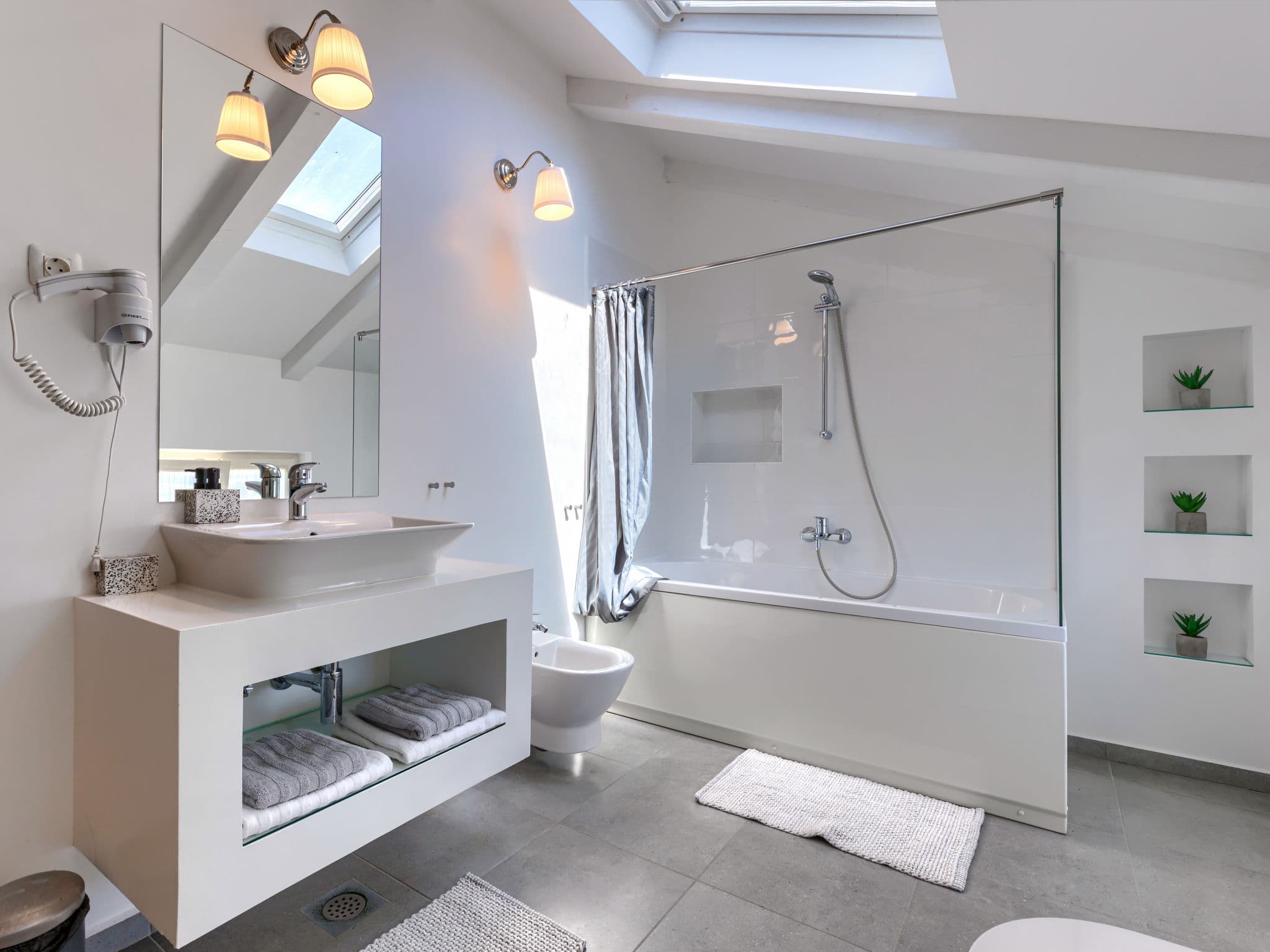 Bathroom / Wellness