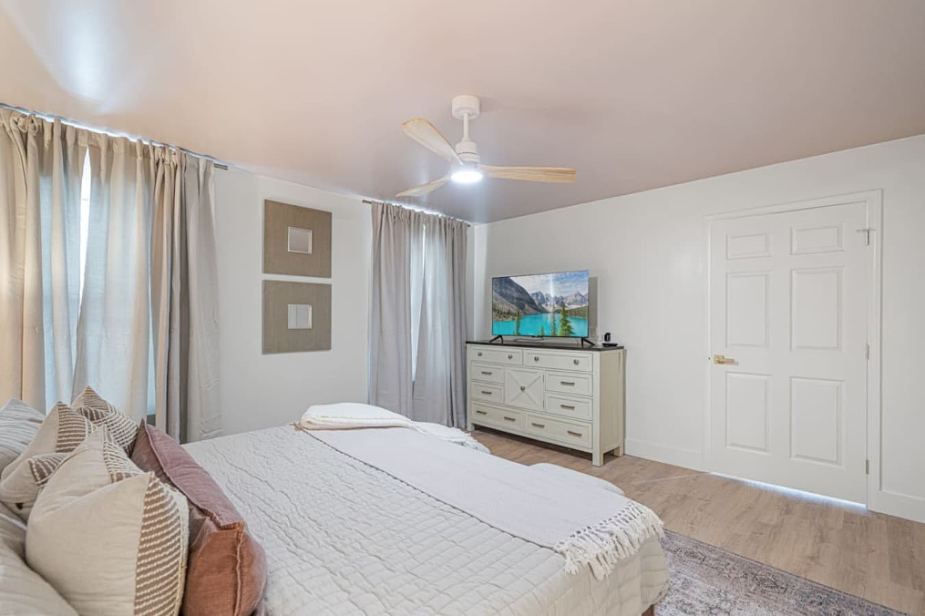 Wake up refreshed in our sun-filled primary suite.