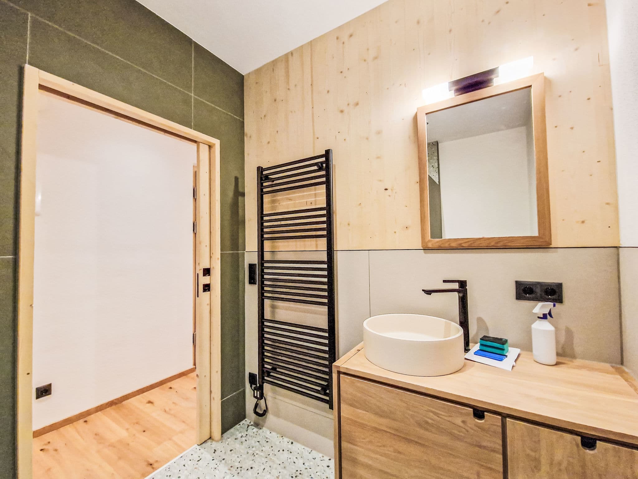 Bathroom / Wellness