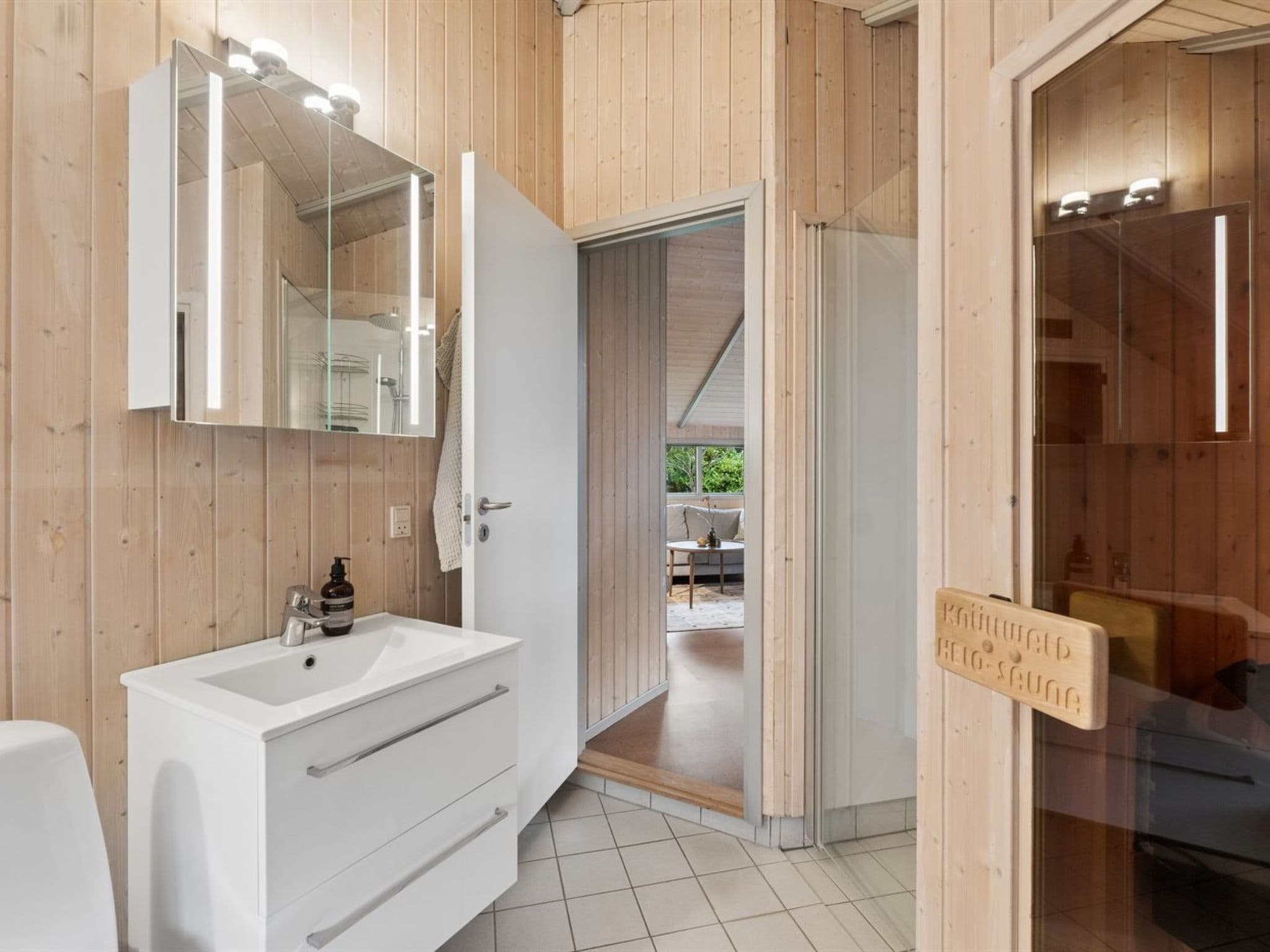 Bathroom / Wellness