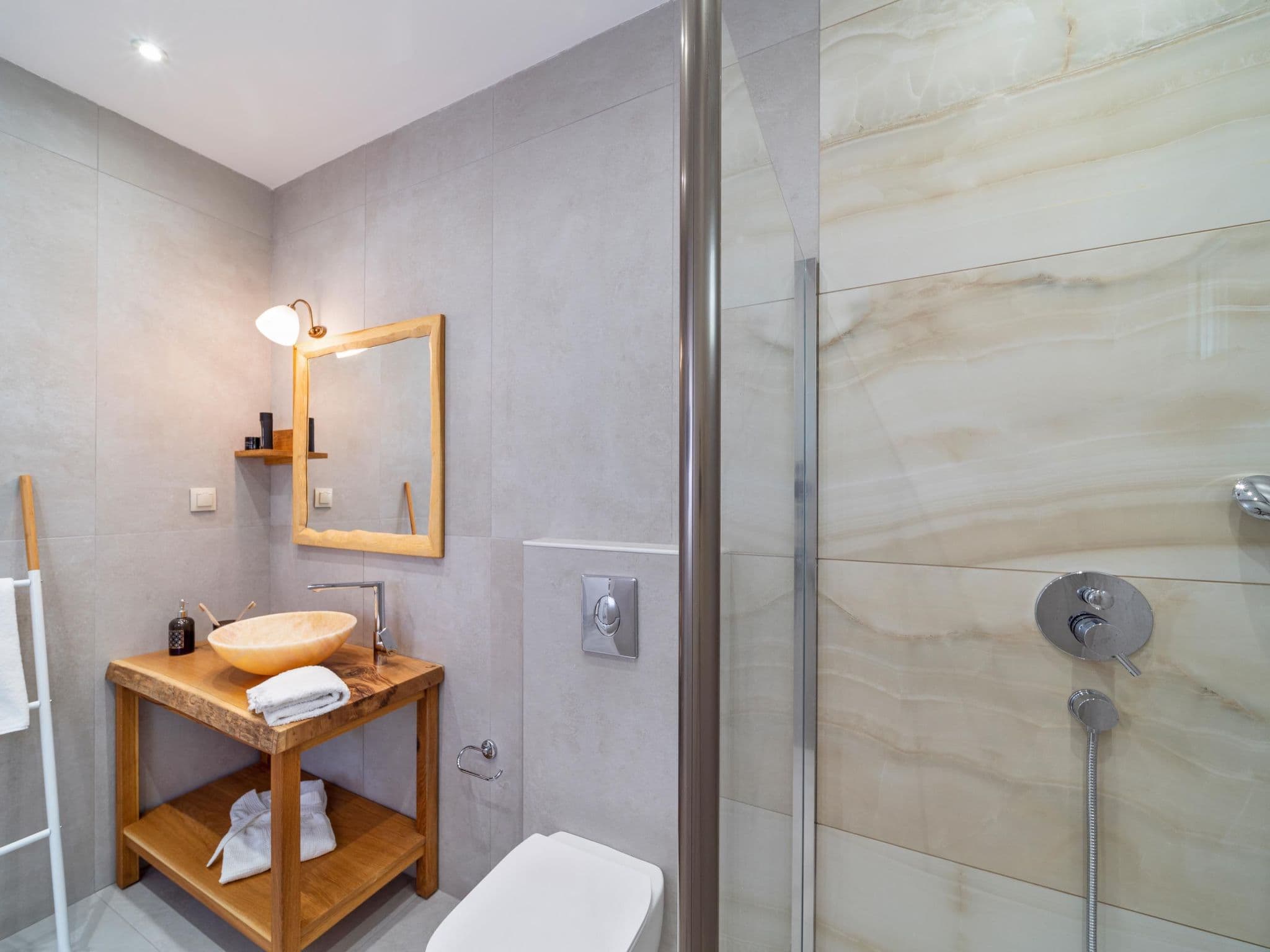 Bathroom / Wellness