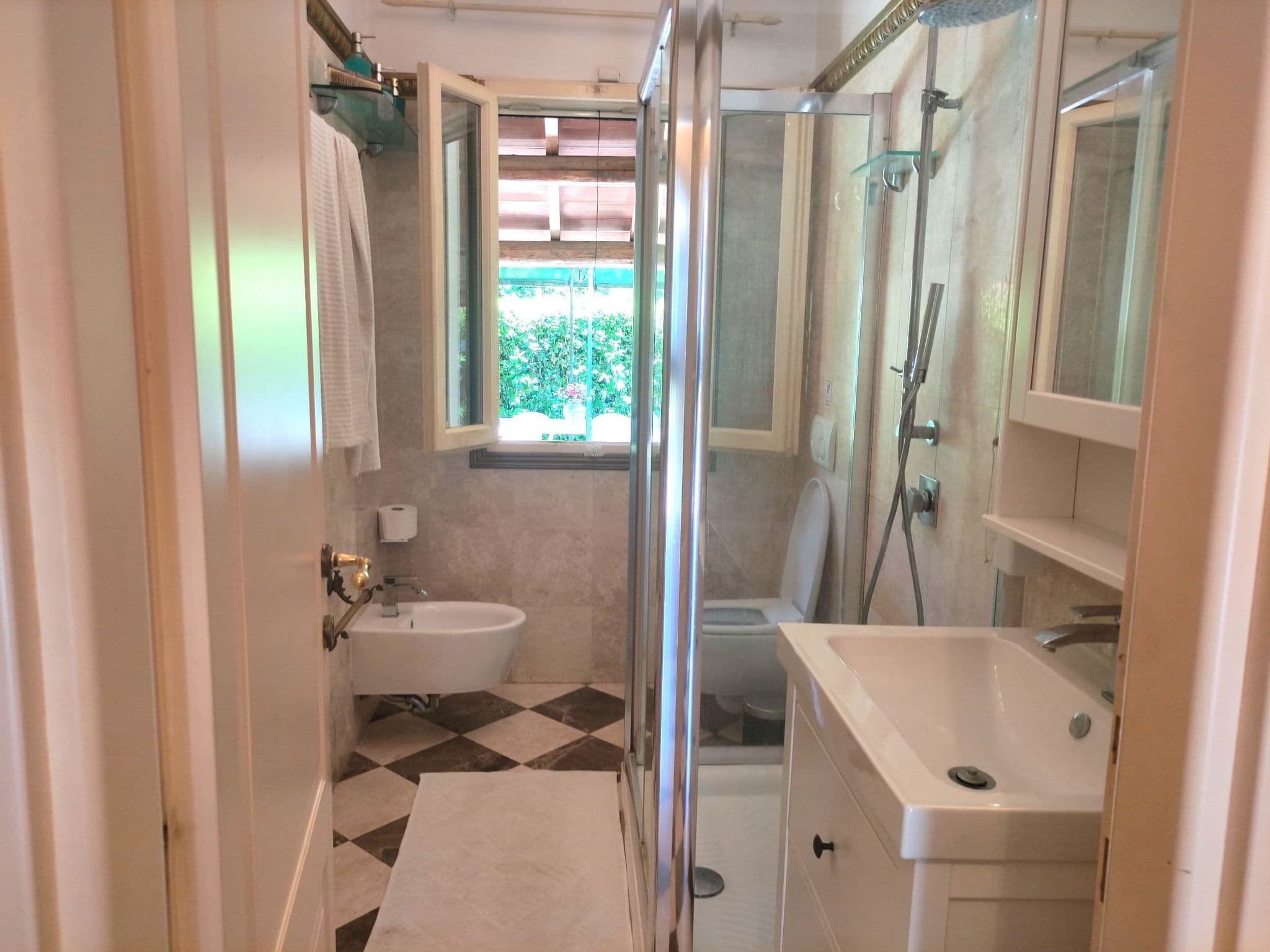 Bathroom / Wellness
