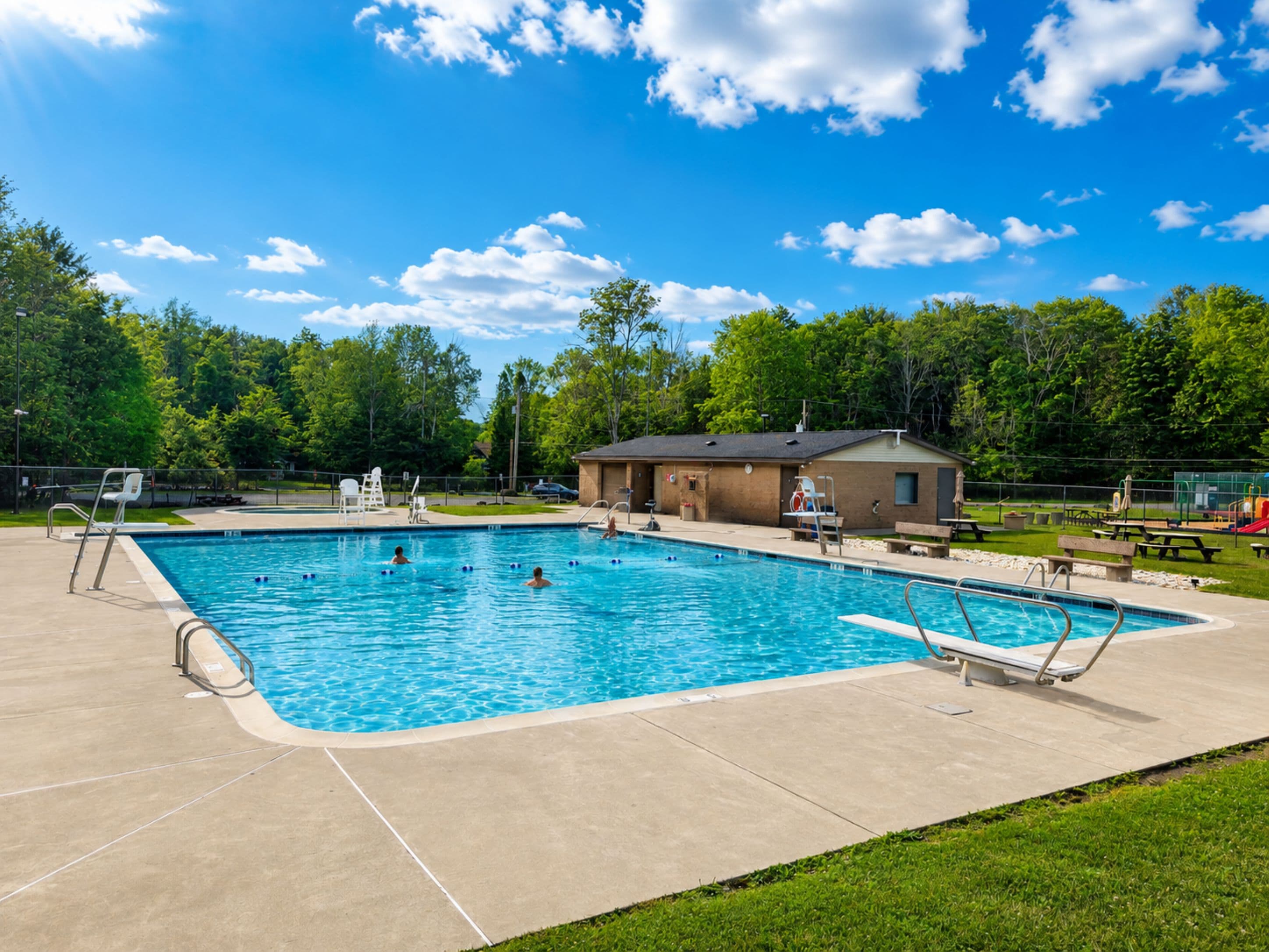 Community Amenity - seasonal pool - Arrowhead Lake - Serhii Vacation Rentals