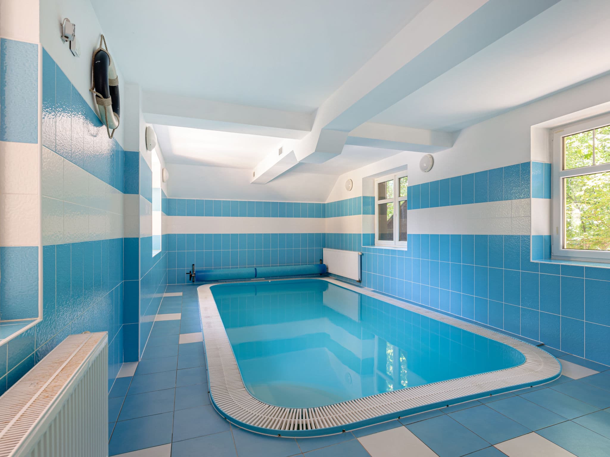 Pool Indoor
