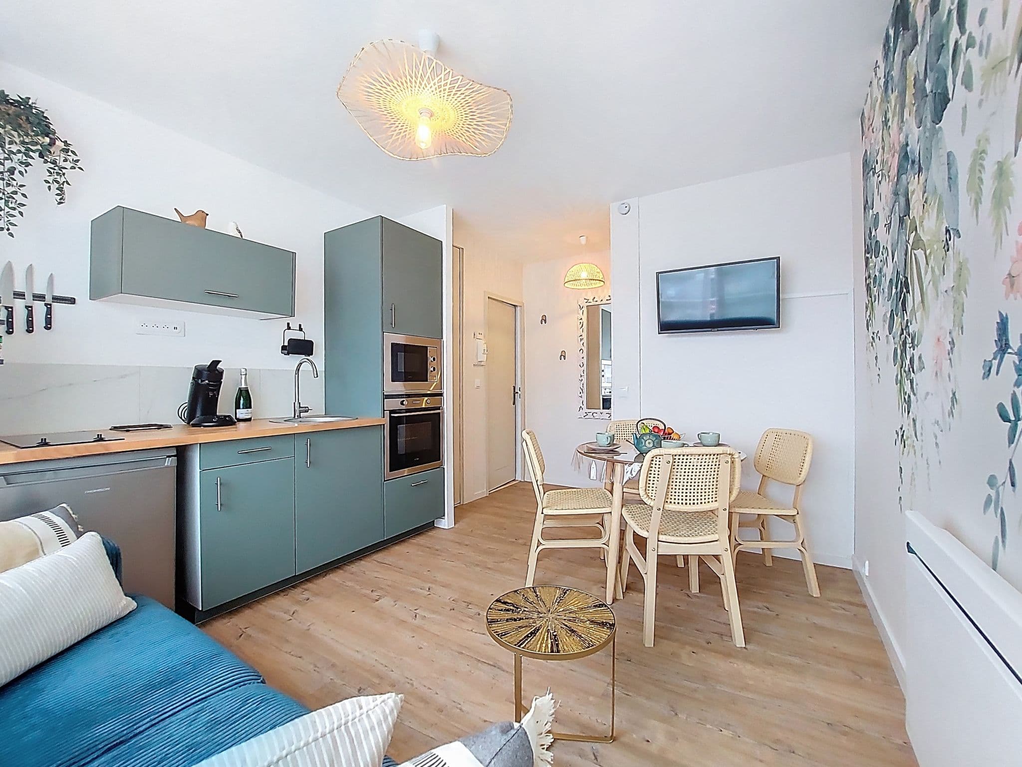Kitchen / Dining Room