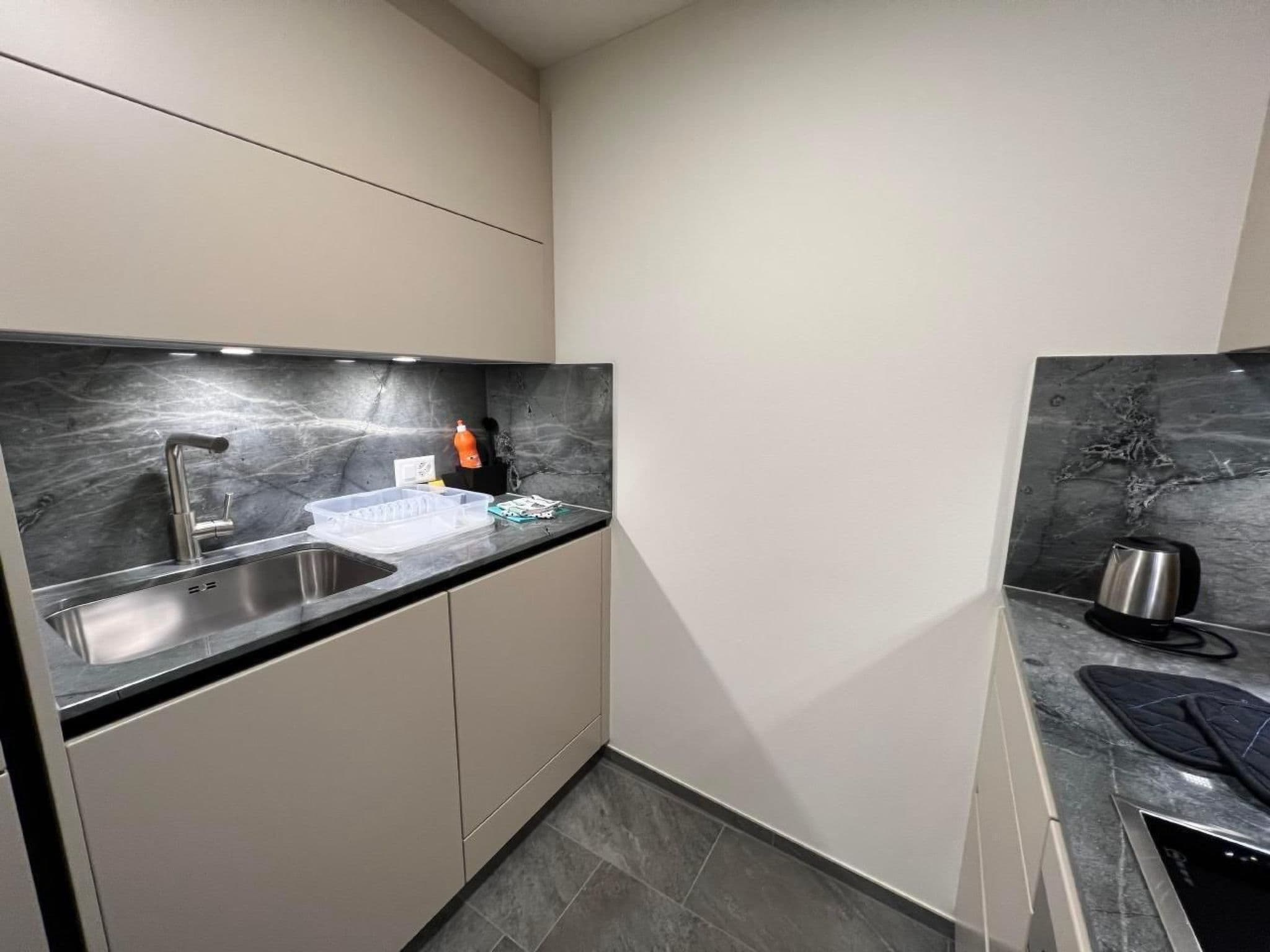Gallery Image 18