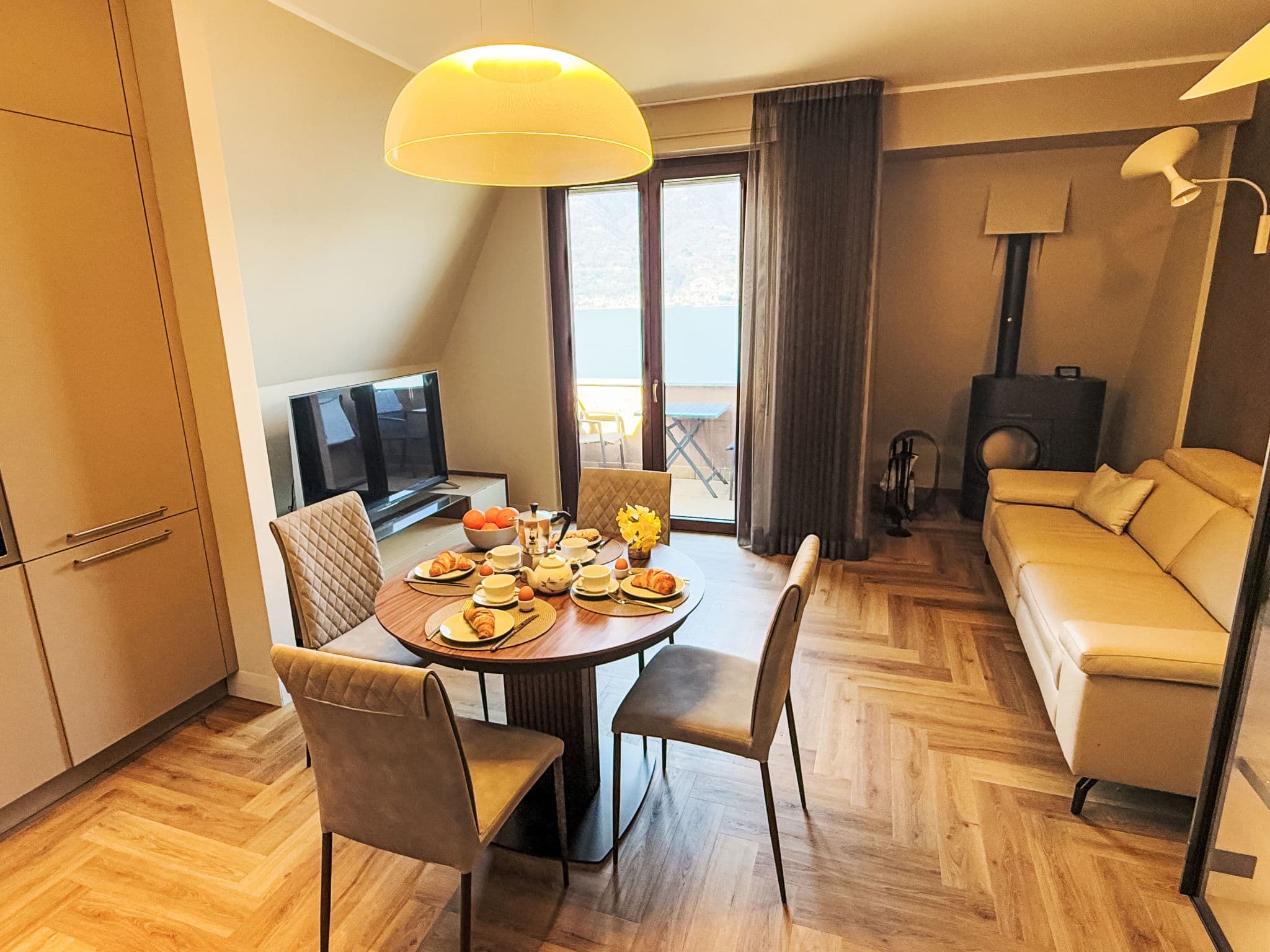Kitchen / Dining Room