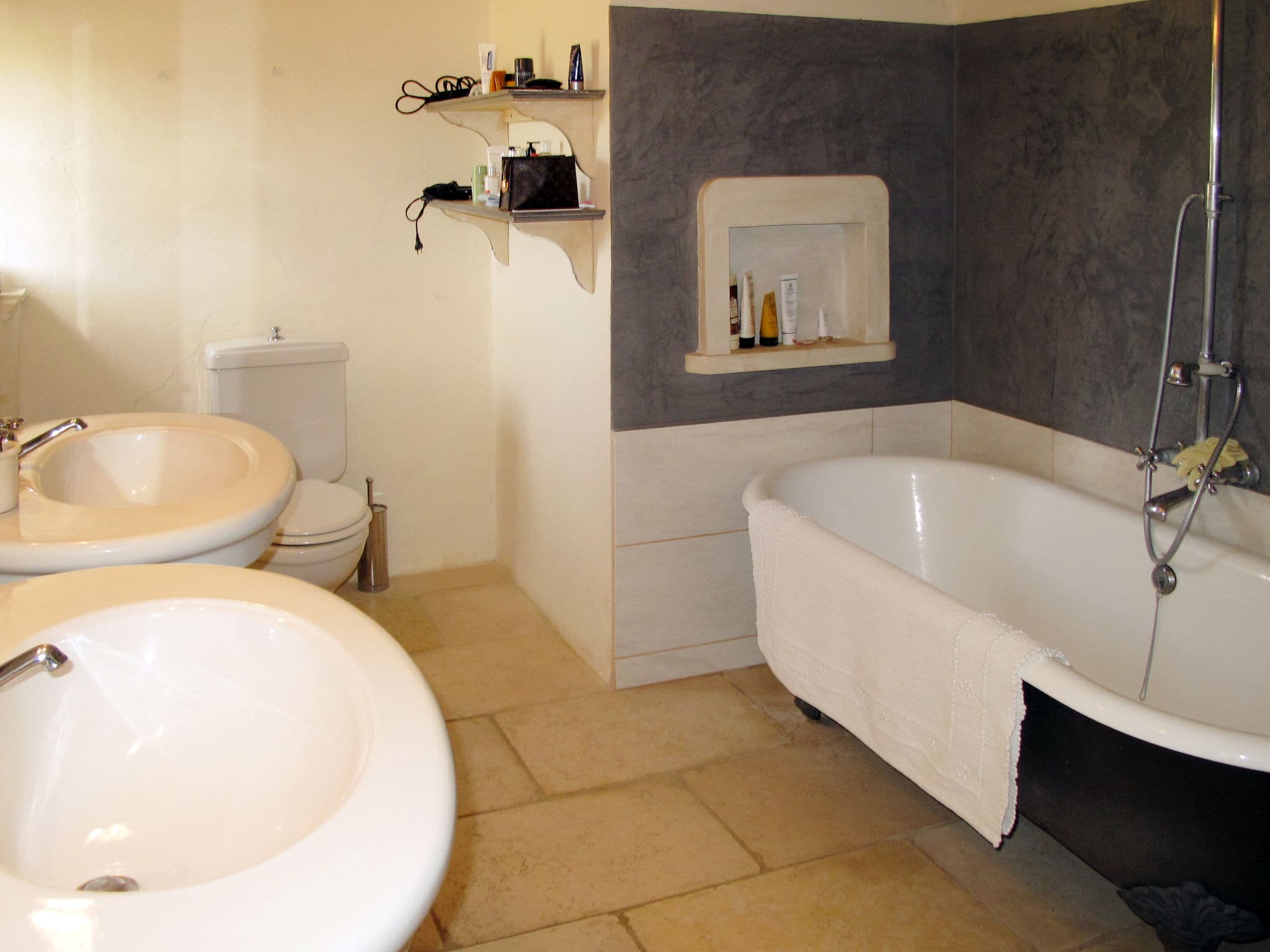 Bathroom / Wellness