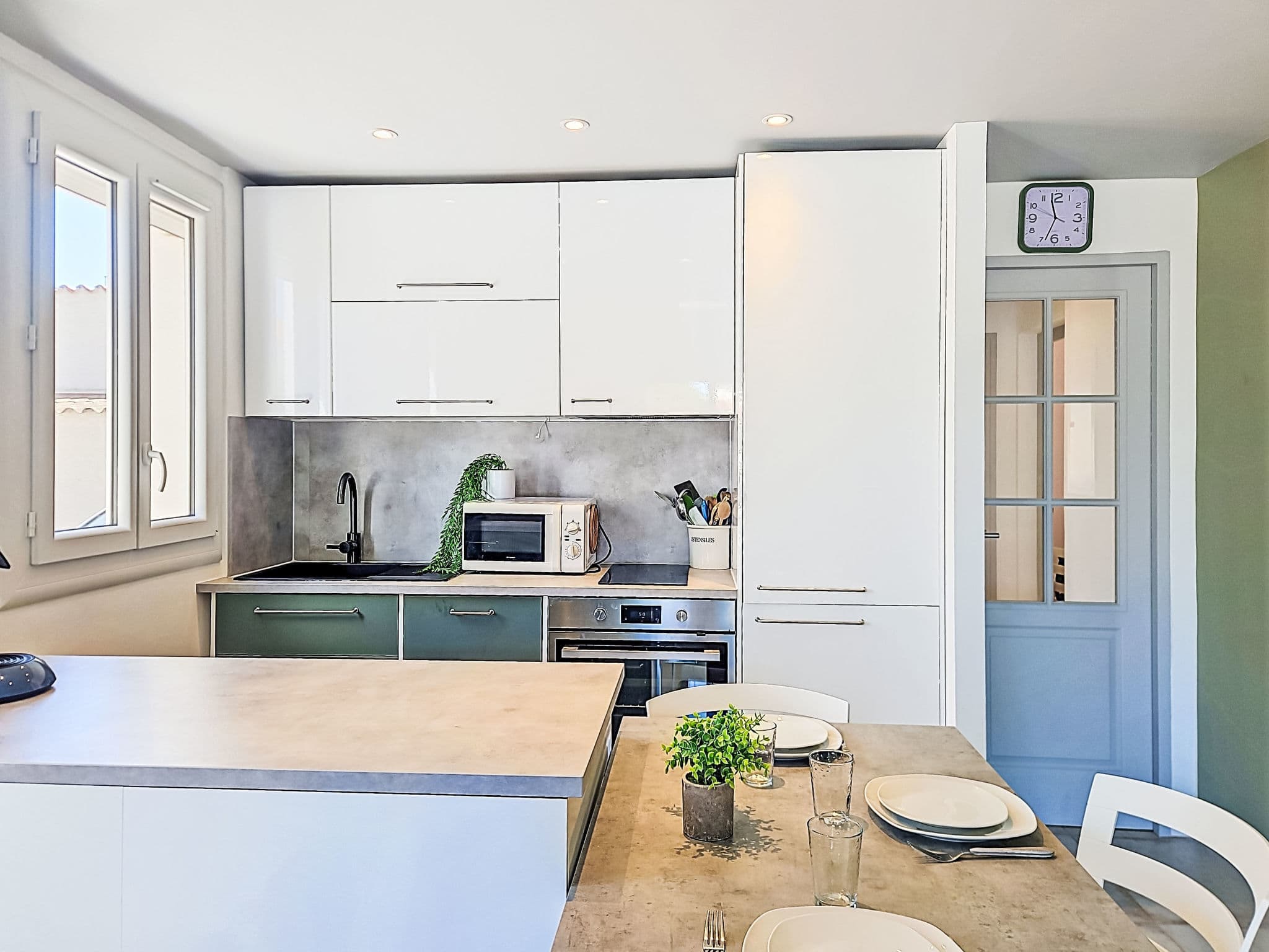 Kitchen / Dining Room