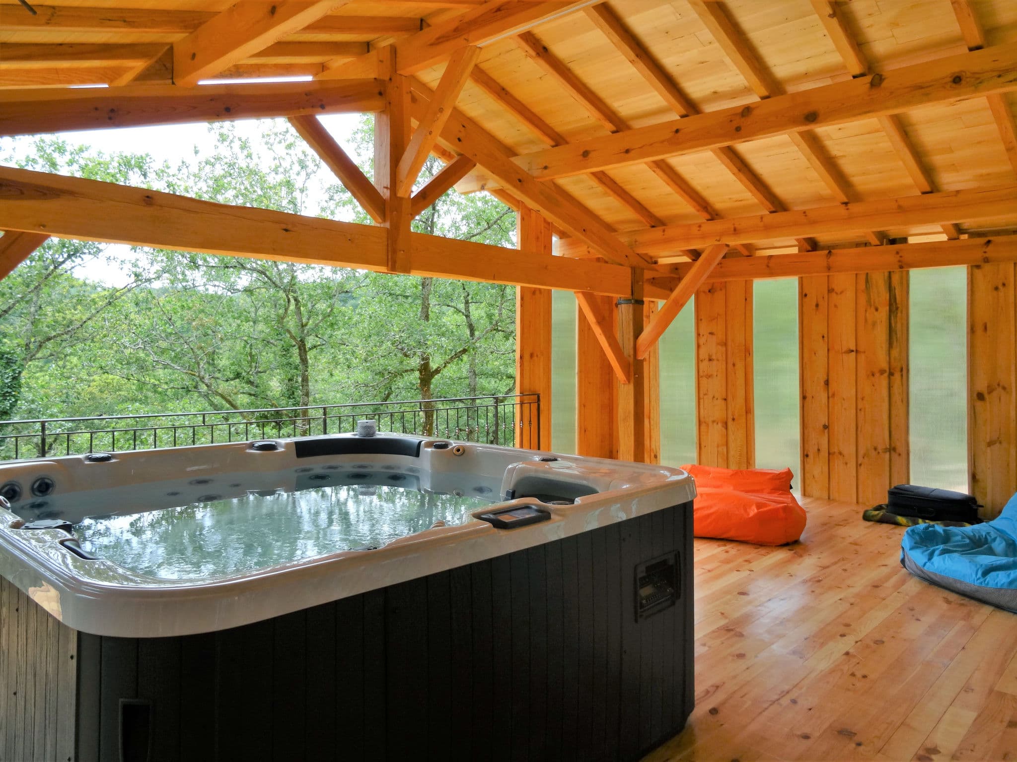 Pool Indoor