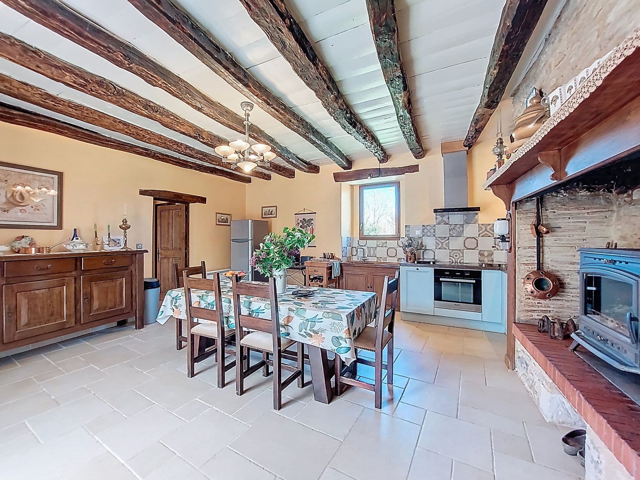 Kitchen / Dining Room