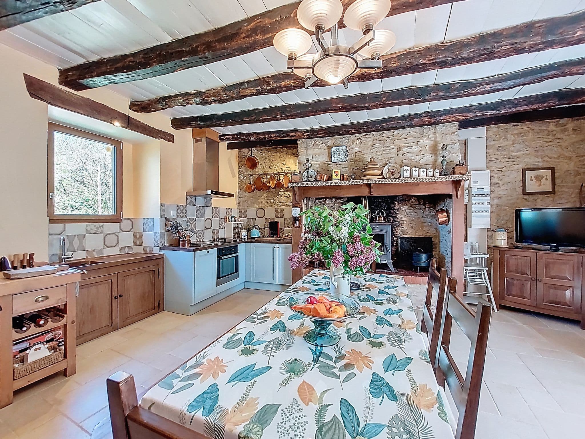 Kitchen / Dining Room