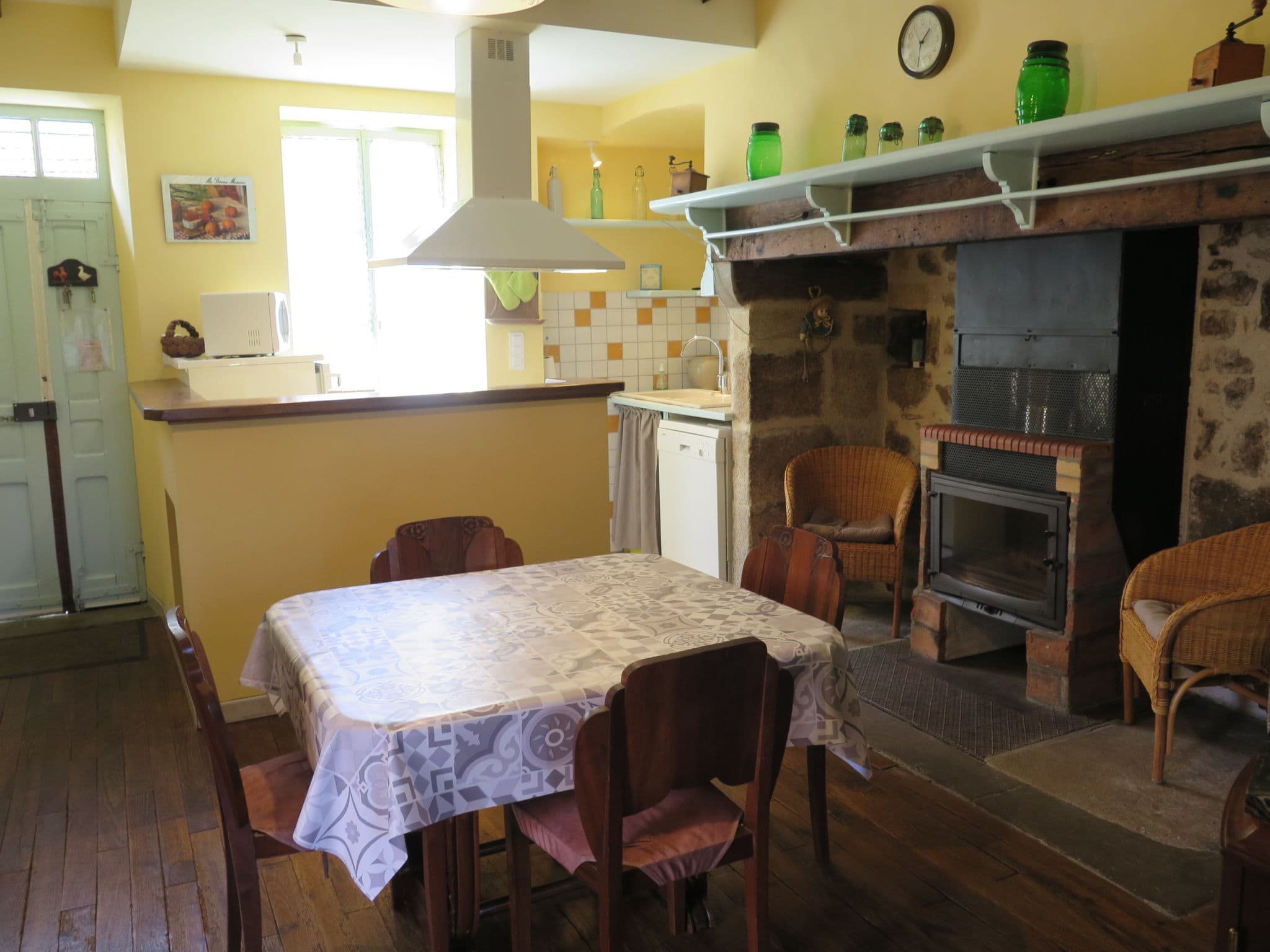 Kitchen / Dining Room